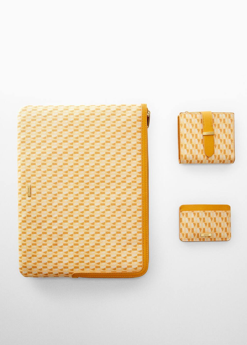 Laptop case with printed logo  -  Women | Mango USA | MANGO (US)