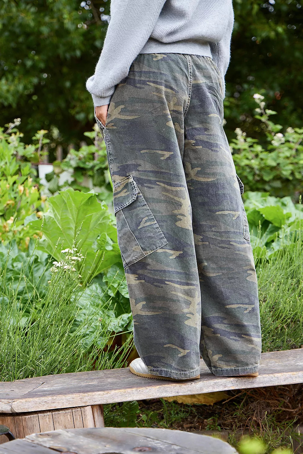 BDG Bobbi Camo Cocoon Pants | Urban Outfitters UK