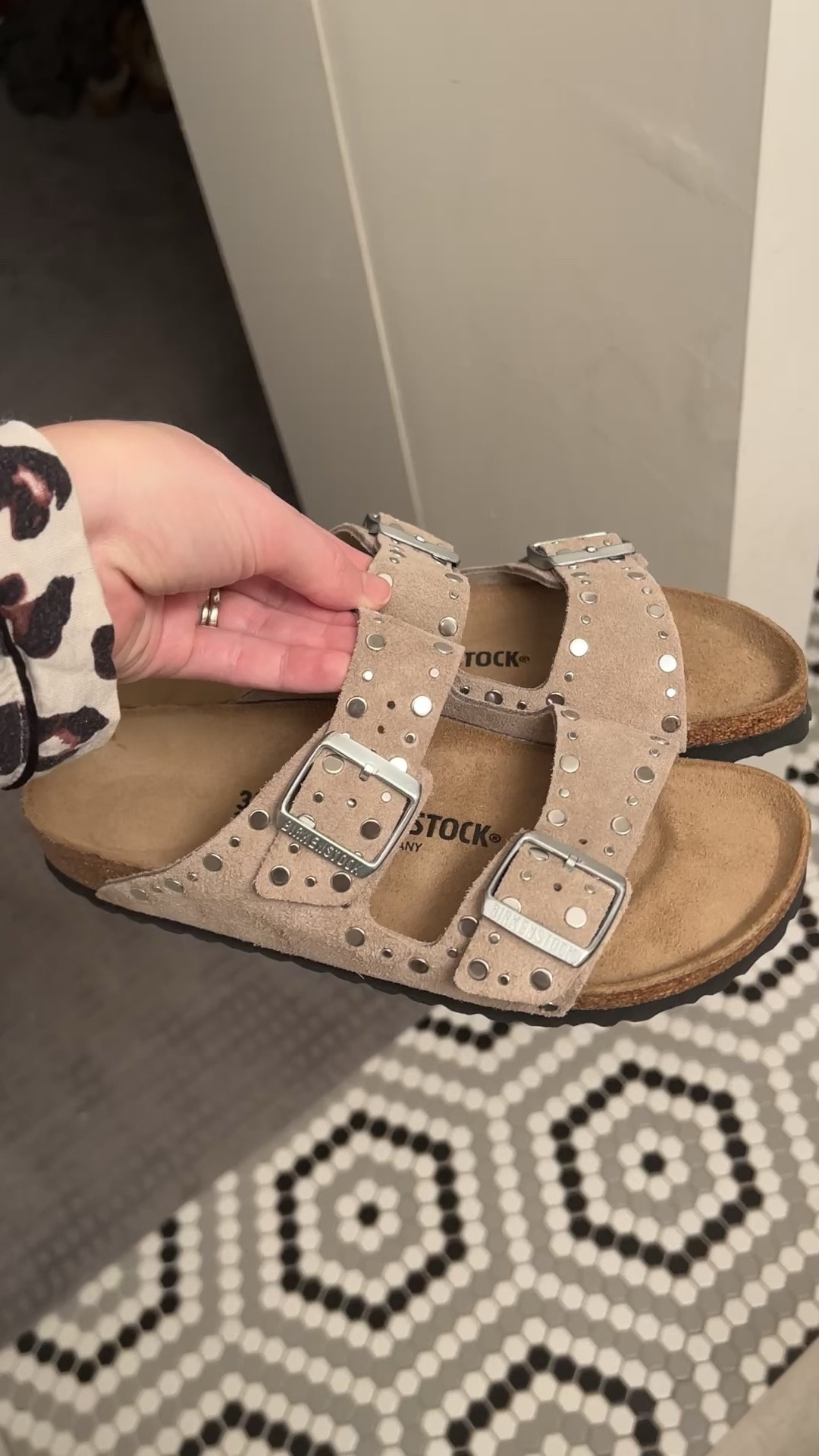 New Birks for summer 🌞


Birkenstock, slide sandals, cute shoes

#LTKShoeCrush