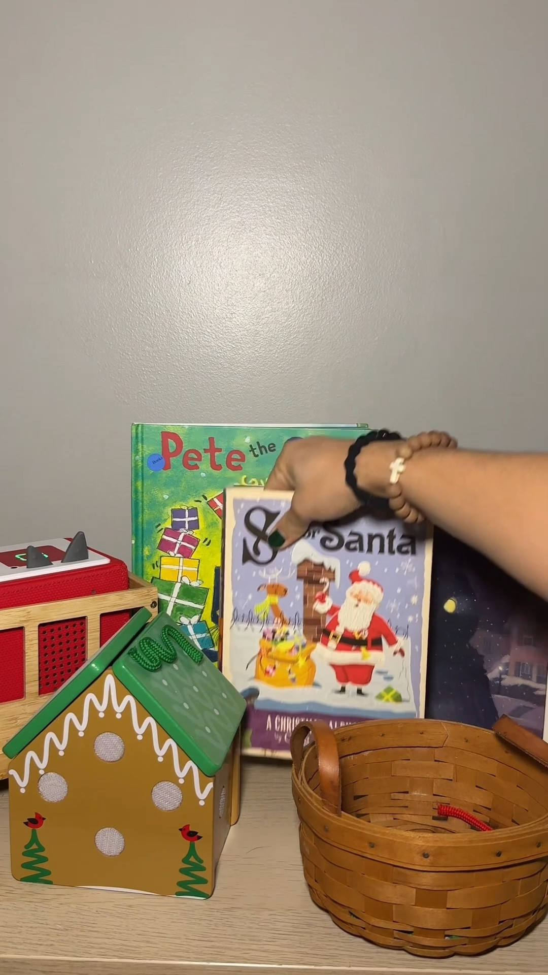 First playroom reset at the new house! Love all the Christmas touches ❤️ 

#christmastoyrotation #christmastoys #playroom #playroomreset 

@Melissa & Doug @Fisher-Price @tonies US @Nugget 

#LTKHoliday #LTKmomlife #LTKGiftGuide