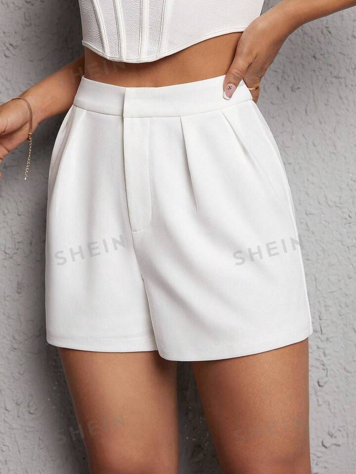 SHEIN PETITE Solid Fold Pleated Detail Wide Leg Shorts | SHEIN