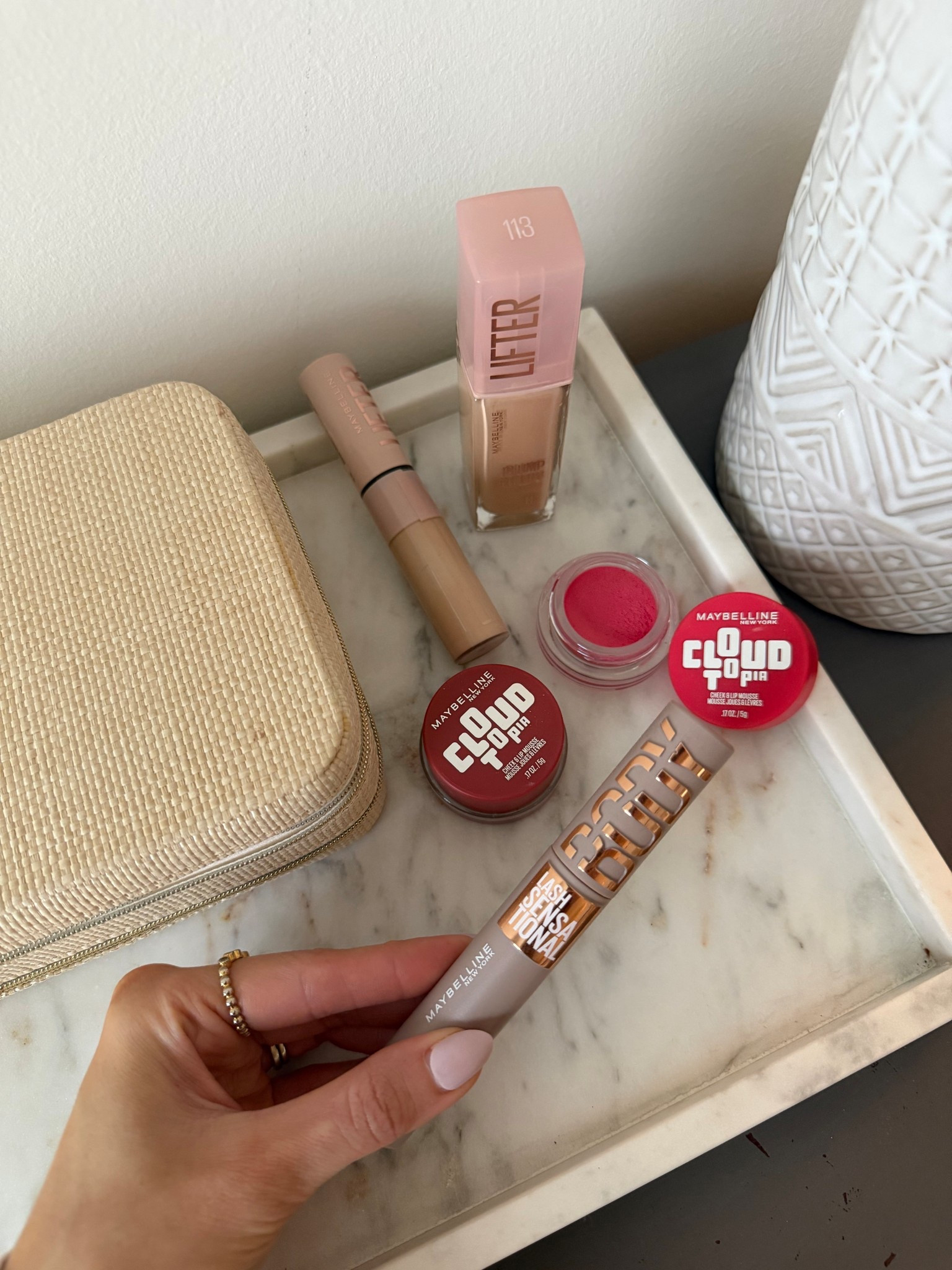 #ad #MaybellinePartner The flawless affordable makeup lineup you’ll want to immediately add to cart 🤌🏼✨ I couldn’t be more in love with these @maybelline favorites and love how they come together for the perfect full face! From shade options, performance, and longevity they check off all the boxes. The perfect new additions to your makeup bag, if you ask me! @target @targetstyle #target #targetpartner 


#LTKBeauty #LTKselfcare #LTKgrwm