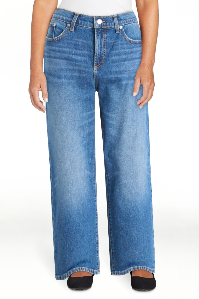 Free Assembly Women's Midrise Relaxed Ankle Length Jeans, 27" Inseam, Sizes 0-18 | Walmart (US)