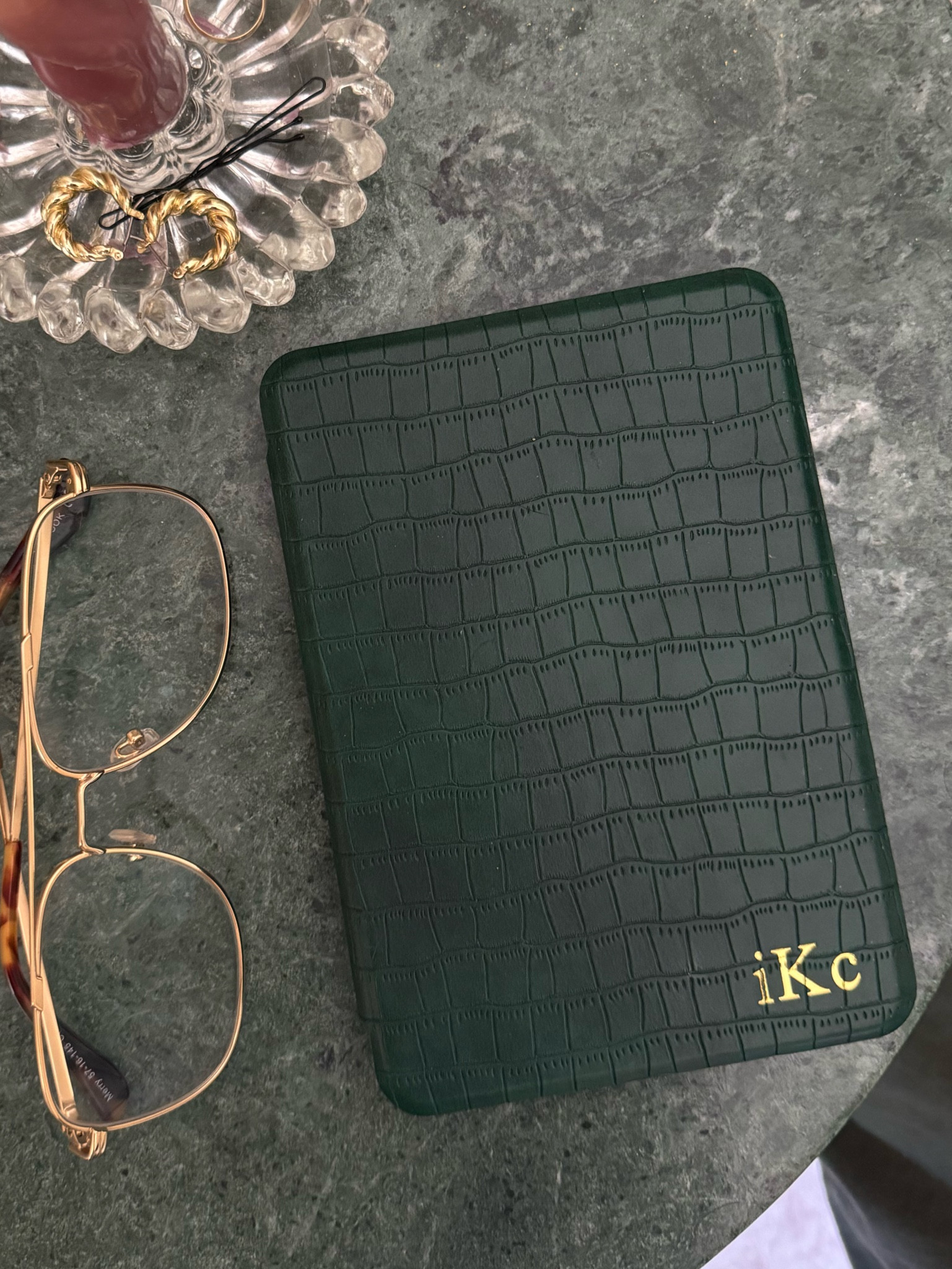 in love with my kindle case 🫶🏼