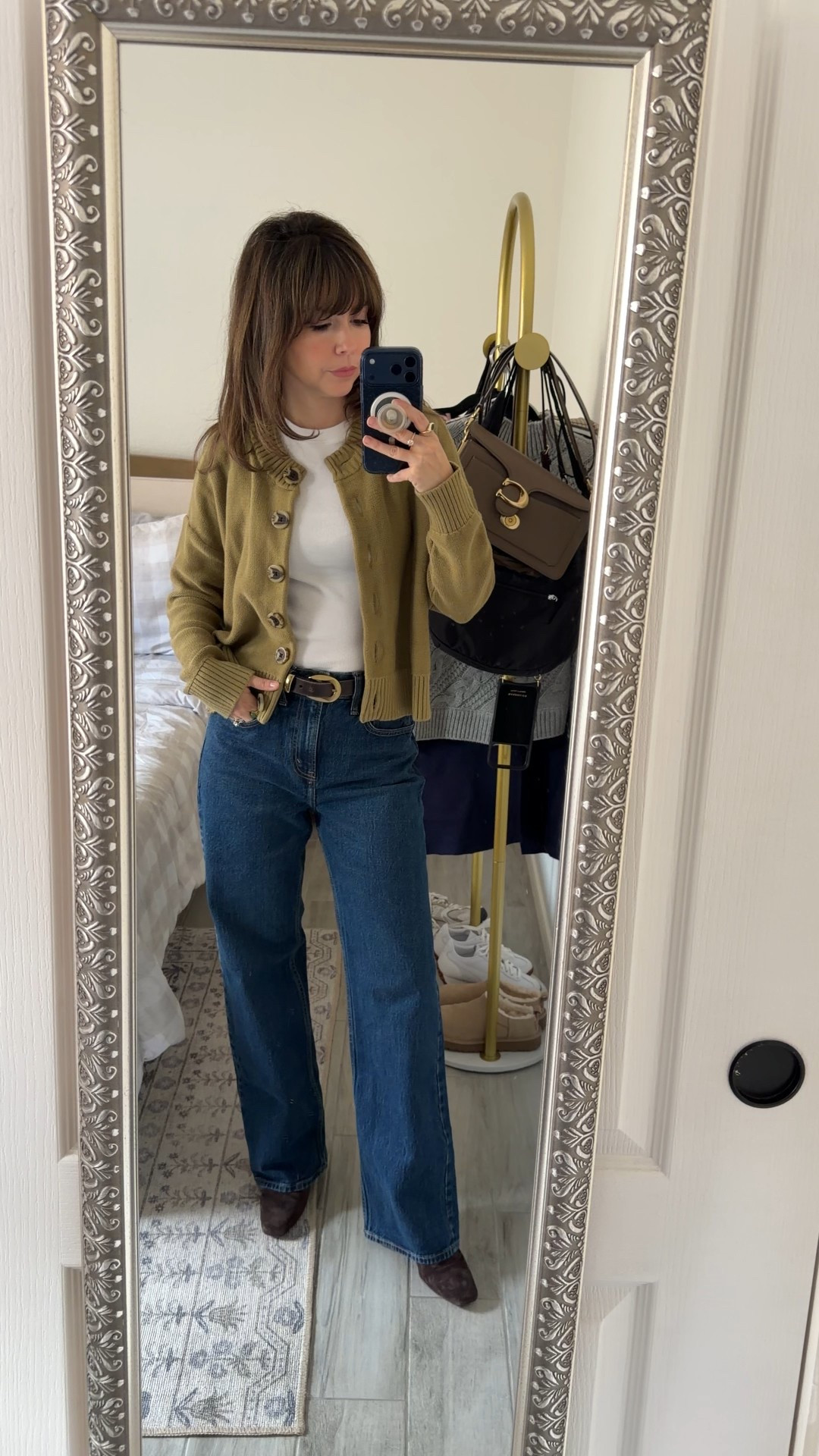 This is one of my most worn everyday outfits.
The cardigan layers easily, the denim fits a petite frame, and every piece mixes with what I already own.

Love wearing these jeans with boots 

Jeans 25 short
Cardigan XS 
Boots 5.5


#LTKFindsUnder100 #LTKPetite