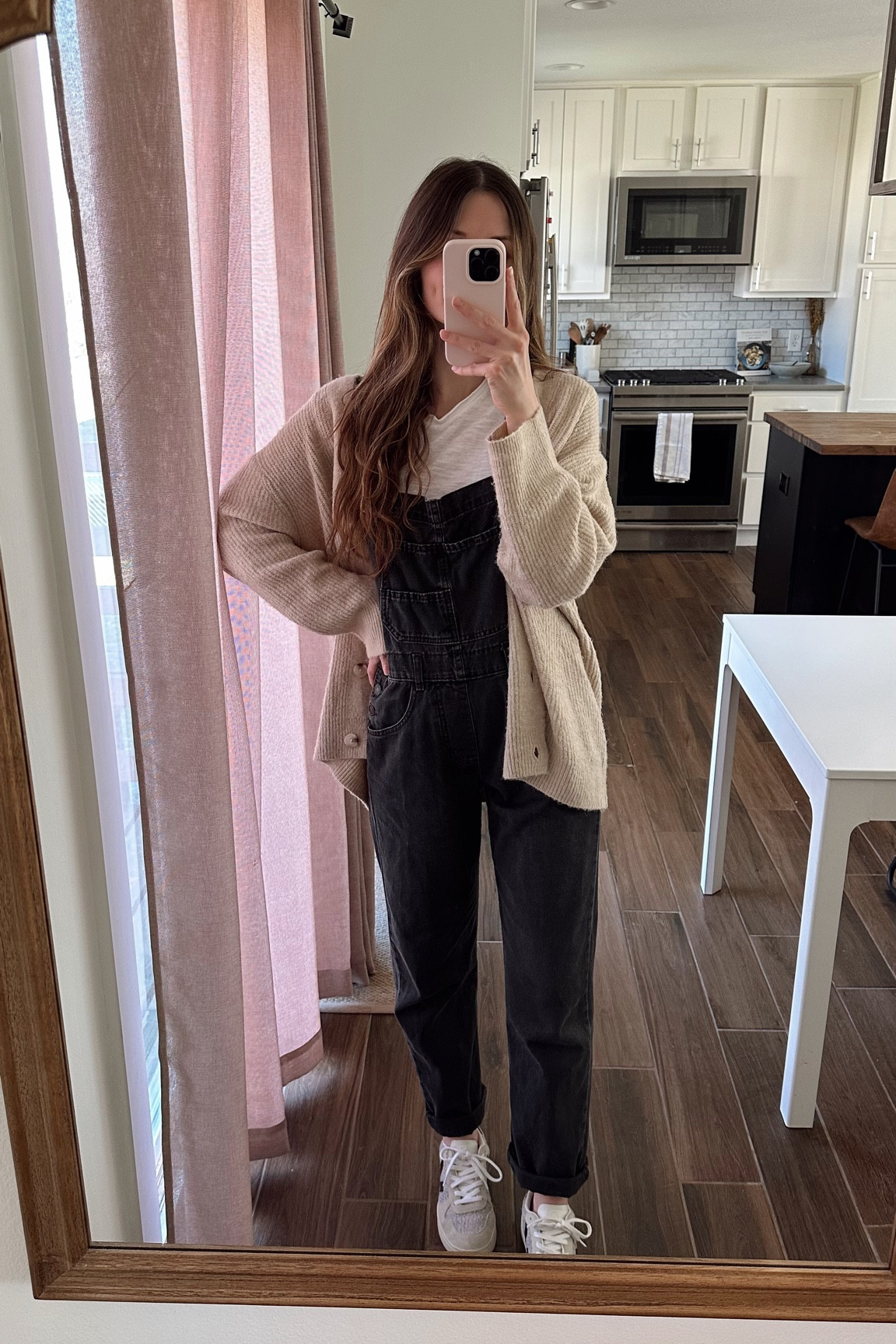 overalls are true to size, but if you like a slimmer fit or are in between sizes, size down!

Casual spring outfit
Park outfit
Postpartum

#LTKSeasonal