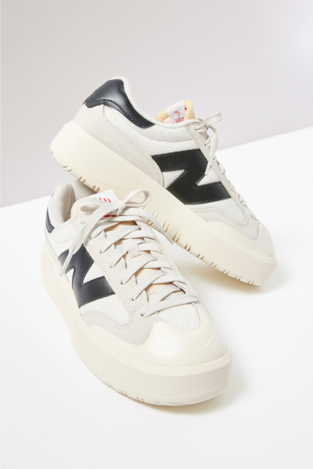 302 Court Sneaker | Evereve