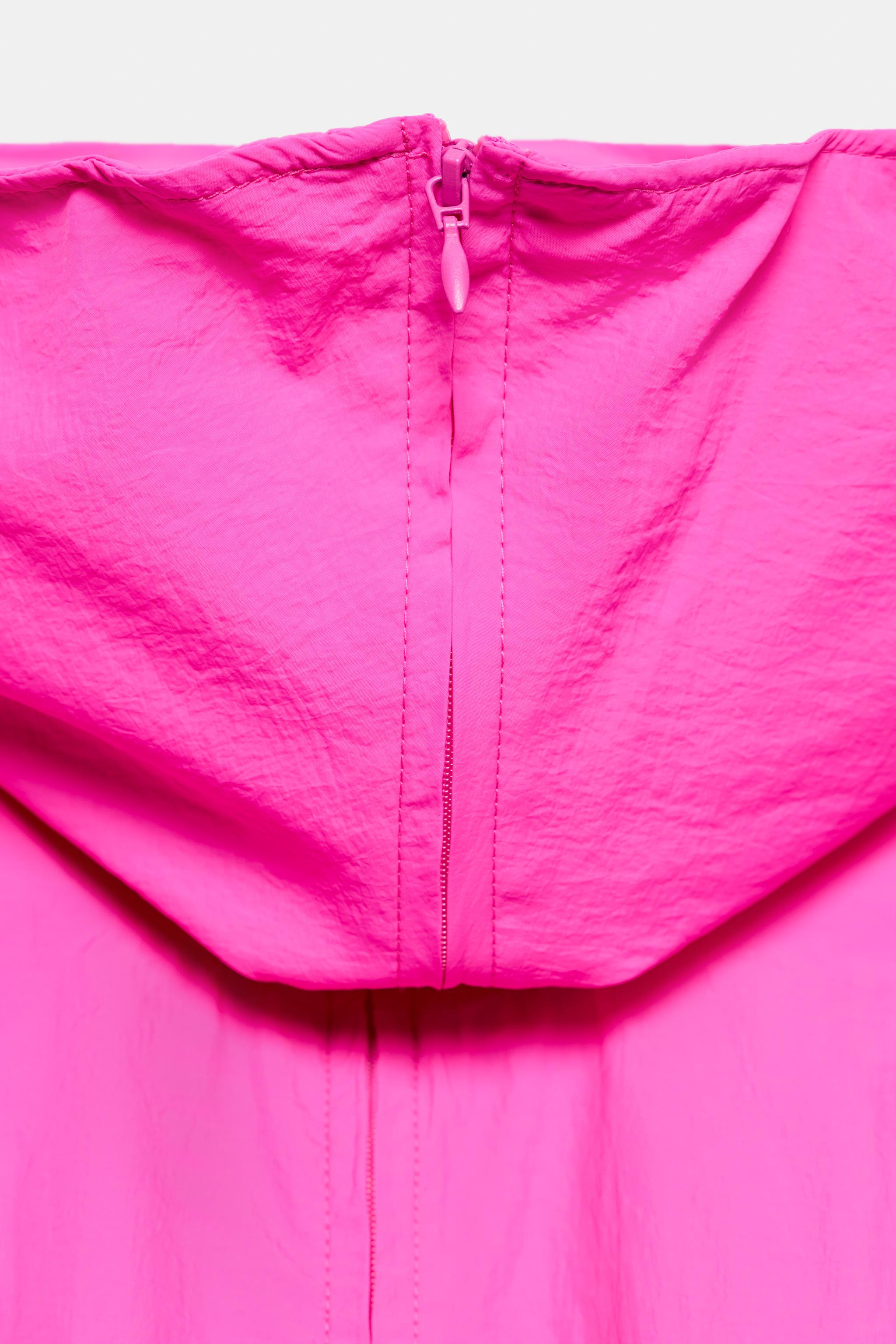Jacke mit Stehkragen und langen \u00c4rmeln. Seitentaschen mit nahtverdecktem Rei\u00dfverschluss... | Zara DE