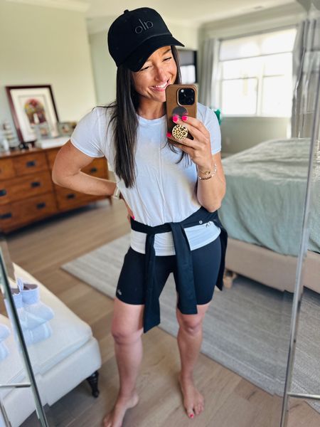 Feeling fab in my favorite @AloYoga set 🧢🖤  
Sometimes, all you need is a comfy tee, a stylish hat, and a great pair of shorts to tackle the day!  
#AloYoga #OOTD #LiveFitWithEm

#LTKFitness #LTKActive #LTKSeasonal