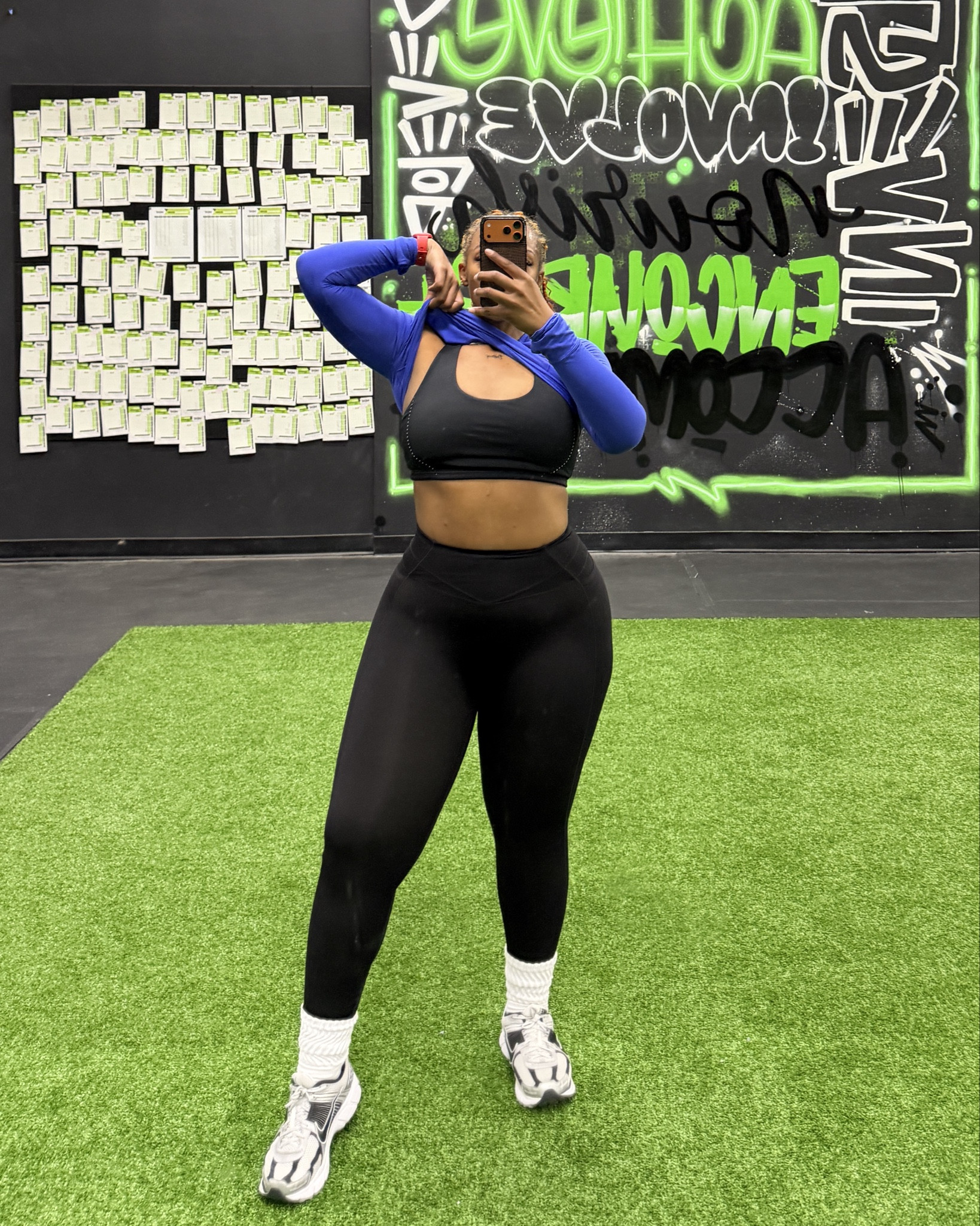 Size Large 💙

Code: CCURVES 

#LTKActive #LTKfitnessgoals #LTKootd