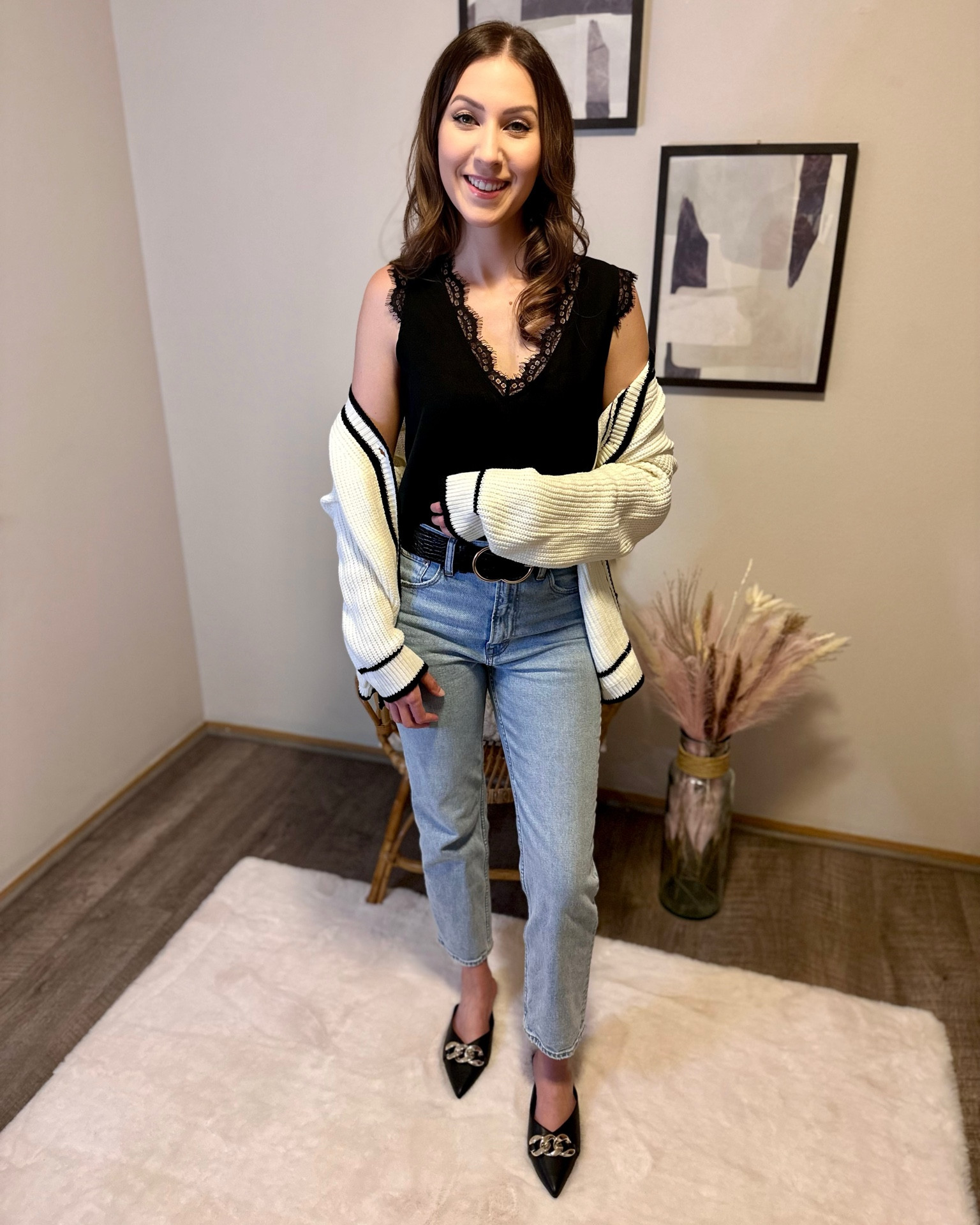 These Abercrombie jeans are on sale for 20% off with LTK now through the end of tomorrow 9/24. Paired them with a cozy black and white sweater for fall. 🤍🖤

Follow @jenniferxherron for more inspiration ✨

#LTKsalealert #LTKfindsunder100 #LTKSale