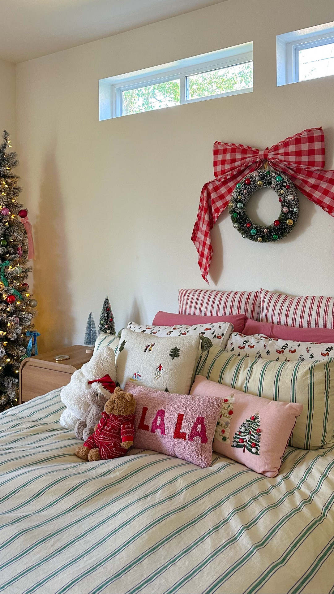 the holidays are here!!🎄🌟 we spent the weekend decorating our home to make it extra cozy this Christmas season 🩷 I LOVE how it turned out! A mix of our fave decor from last year plus some new pieces!! 

#LTKHome #LTKSeasonal #LTKHoliday