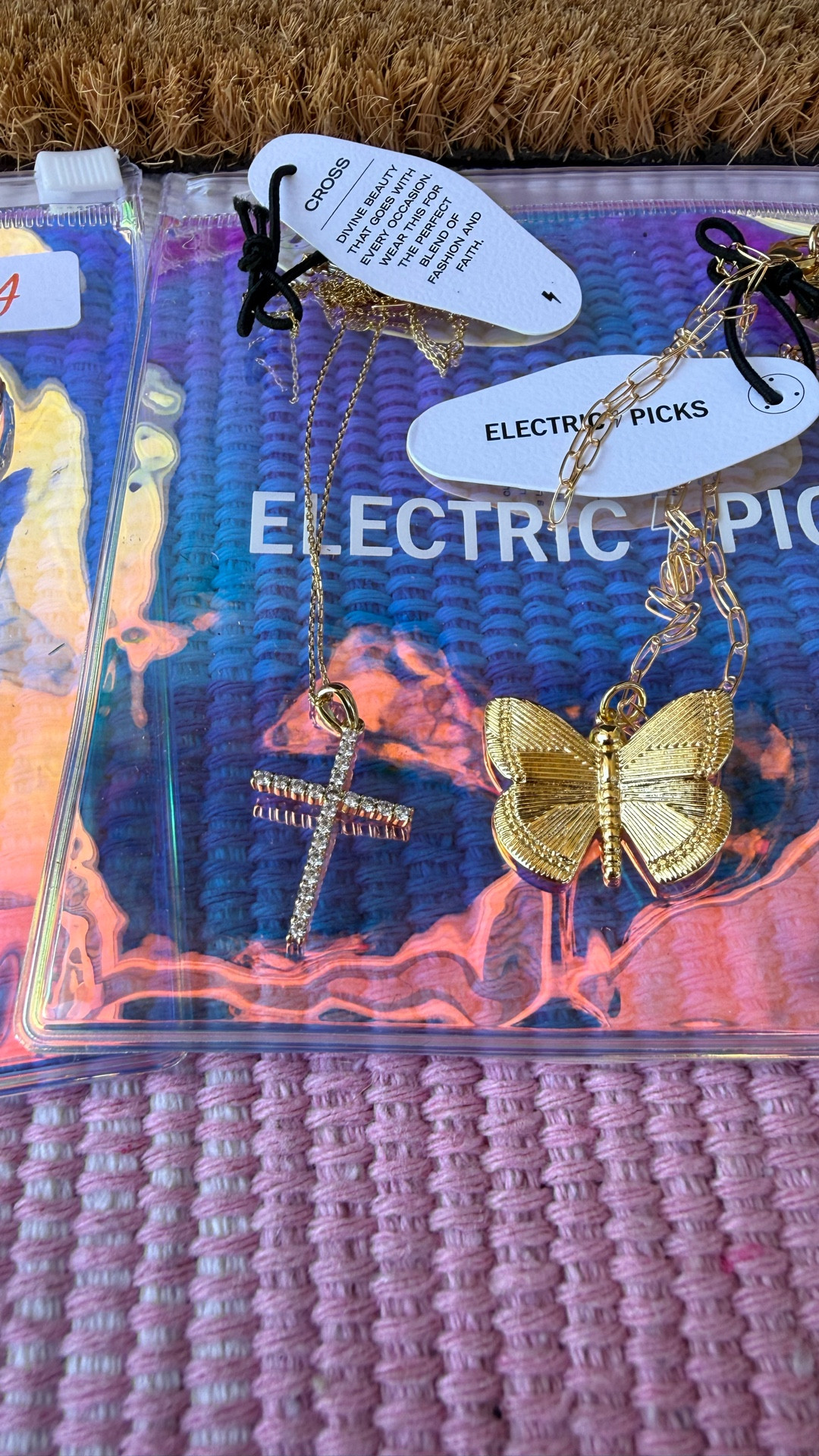 Electric picks jewelry 💗

Necklace, bracelet, gift for her, gold jewelry, rings , women’s jewelry 

#LTKSpringSale #LTKgrwm #LTKootd