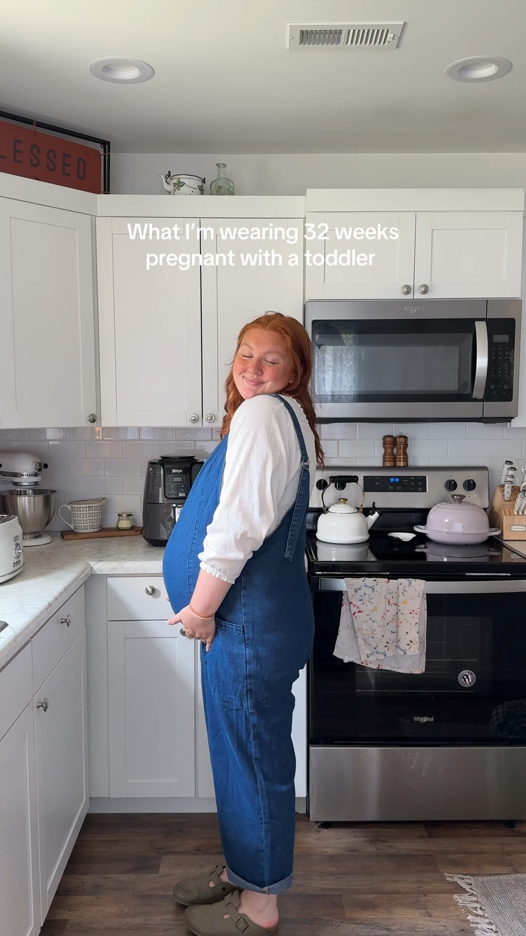 Loving overalls at this point in my pregnancy:) 