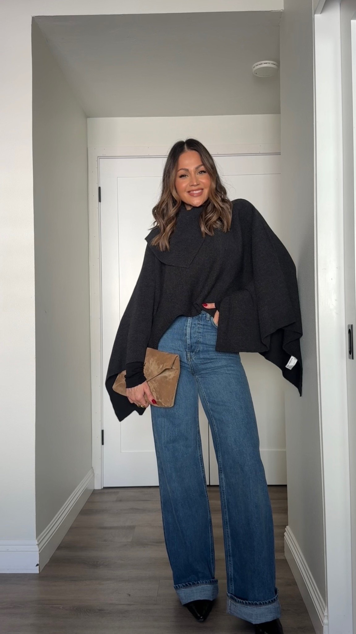 The cuff at the bottom of these jeans👌

#LTKCyberWeek #LTKHoliday #LTKGiftGuide