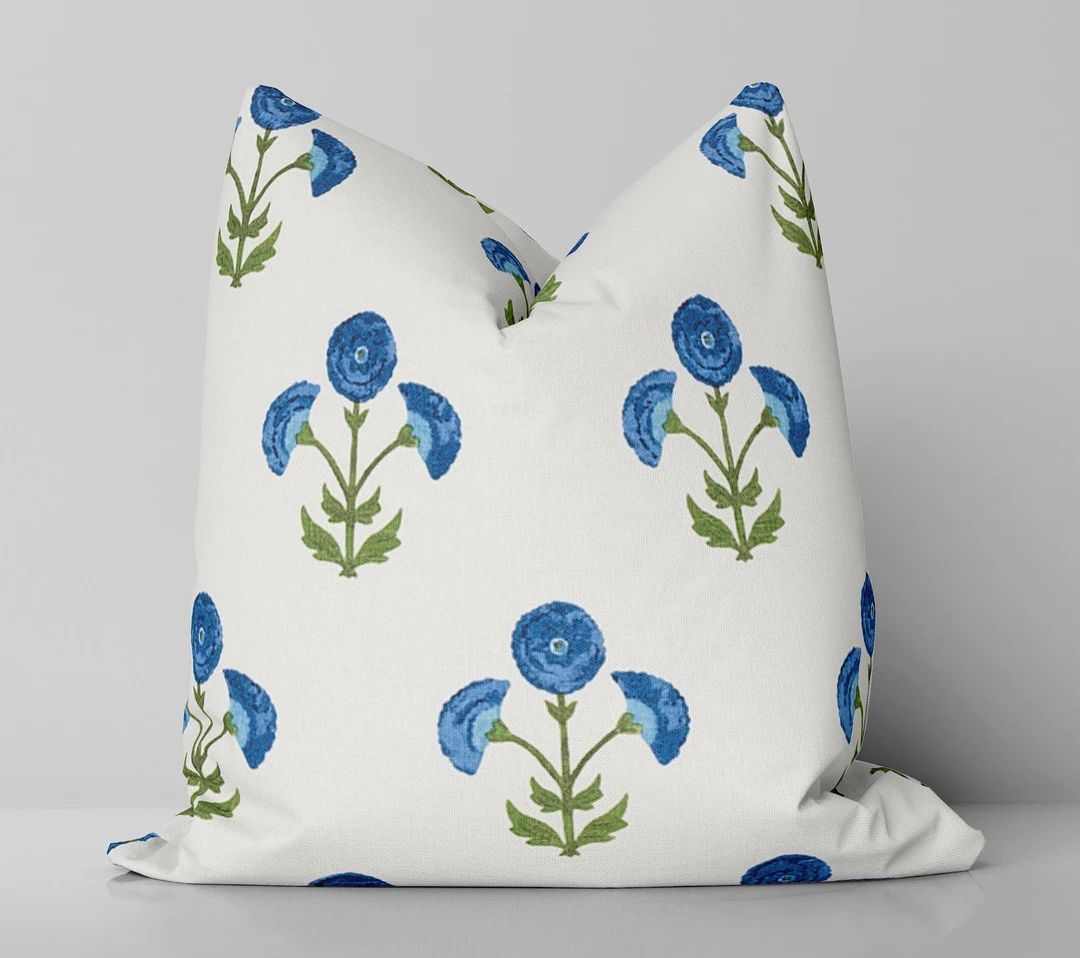 Saranda Flower Pillow Cover/ Royal - Etsy | Etsy (US)