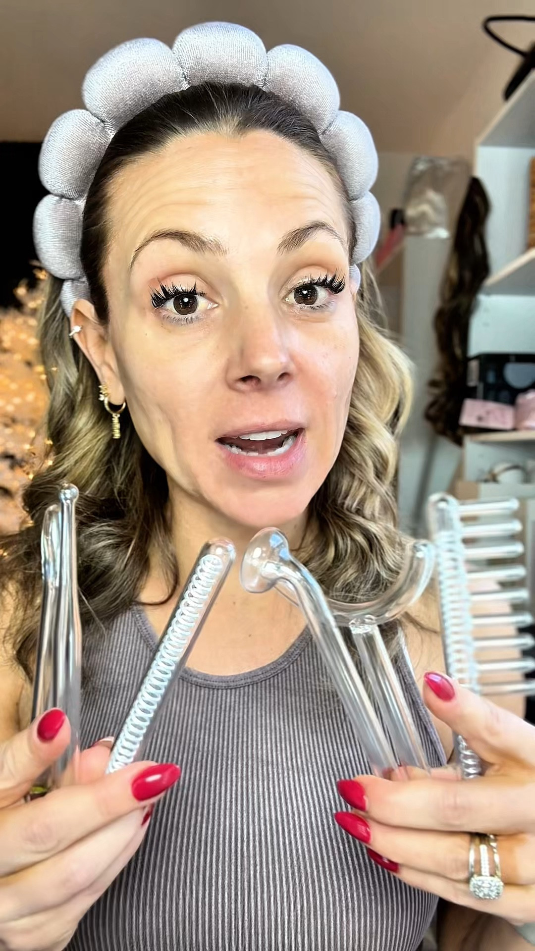 The NuDerma clinical high frequency wand is finally in a TikTok-exclusive bundle and it’s basically professional skincare you can use at home. Neon + argon tubes help with fine lines, firming, toning, breakouts, dark spots, and overall skin texture. Only five minutes a few times a week for real results — and it comes with the case and hyaluronic acid serum. If you’ve been wanting an anti-aging device that’s actually easy to use, this is the one. Grab it while the deal + free shipping is live. 

#antiaging
#skincaredevices
#skincaretools
#highfrequency
#skincareover40
#beautyfinds
#glowingskin
#skincarecommunity
#momsoftiktok
#agelessskin