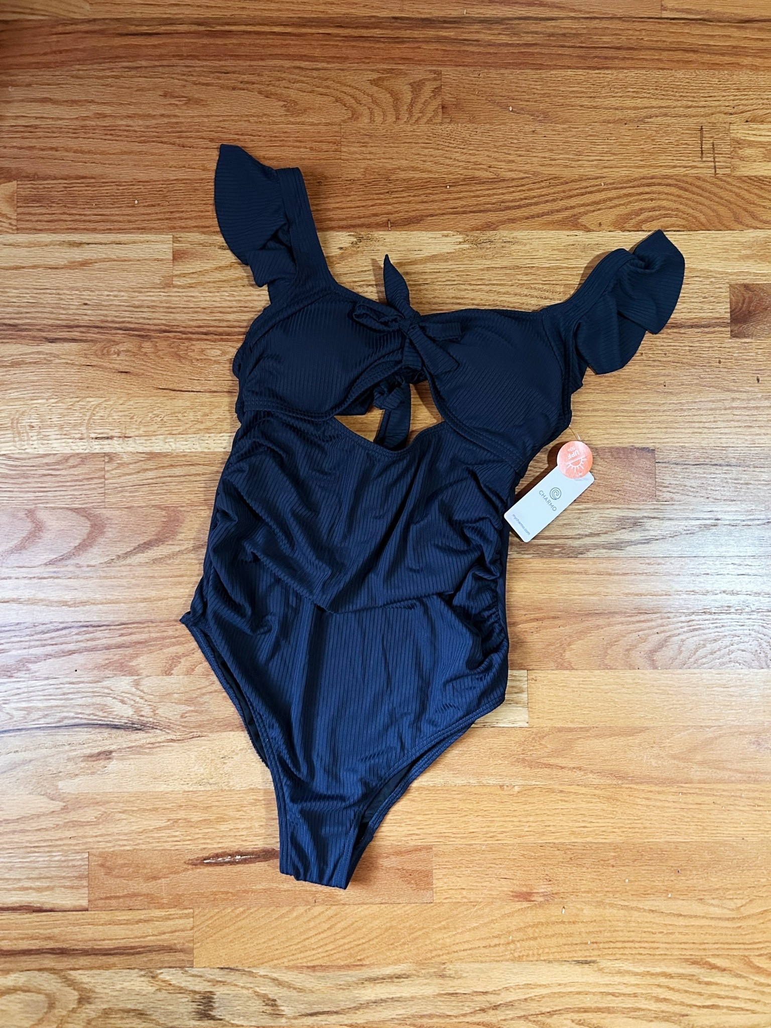 This is perfect for my pregnant mamas this summer! Comfortable, plenty of coverage, tons of color options…I’m obsessed. 
Size: medium
Color: navy