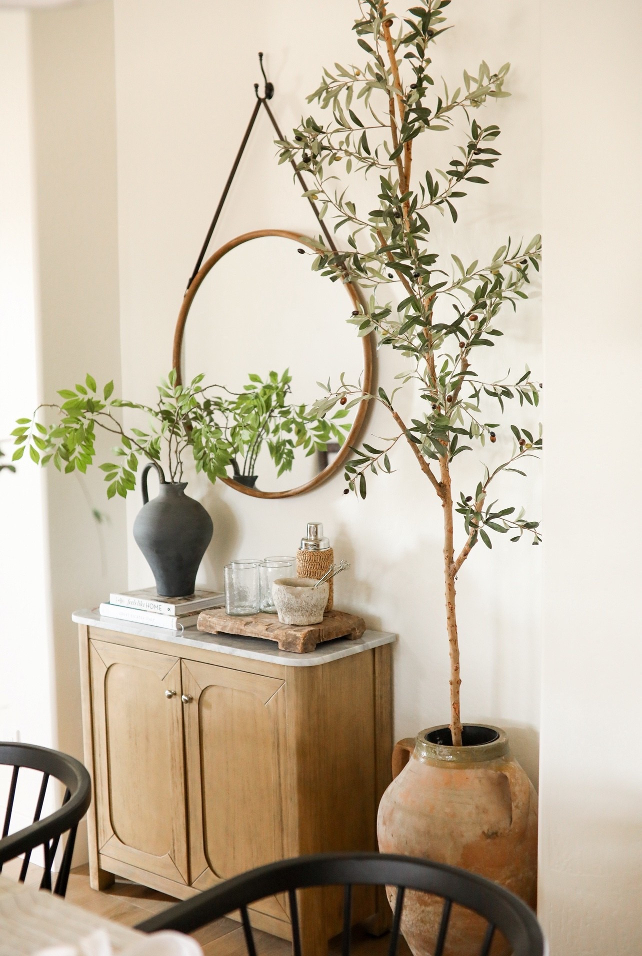 Creating a little rustic bar moment in our dining room #diningroom #homedecor #bardecor #ltkhome #rusticdecor #decor

#LTKHome