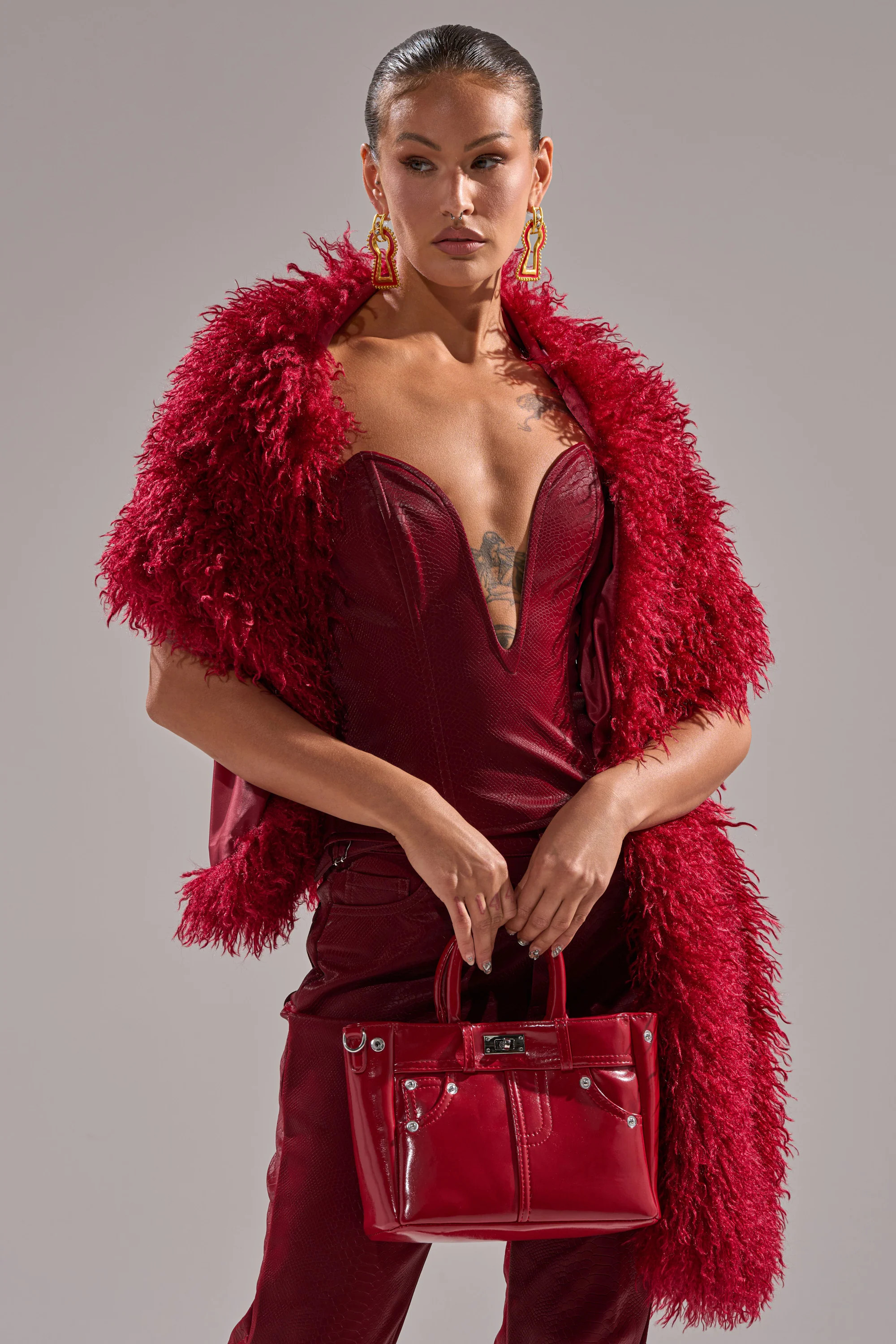 GET CRAZY SHAGGY FAUX FUR SCARF | AKIRA