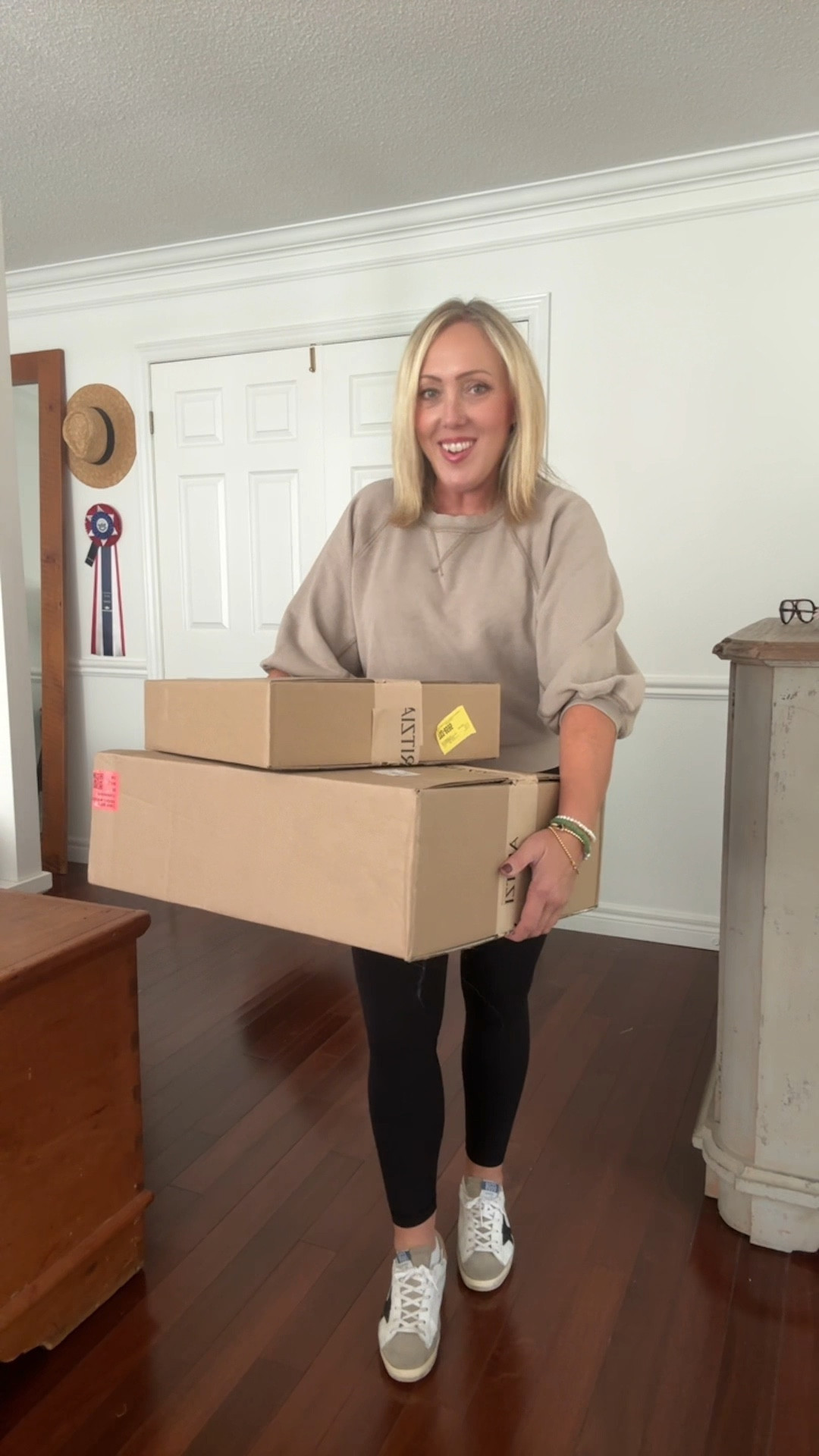 Aritzia unboxing! You need the Superpuff it’s such a great jacket! The ribbed home stretch pants are awesome too!