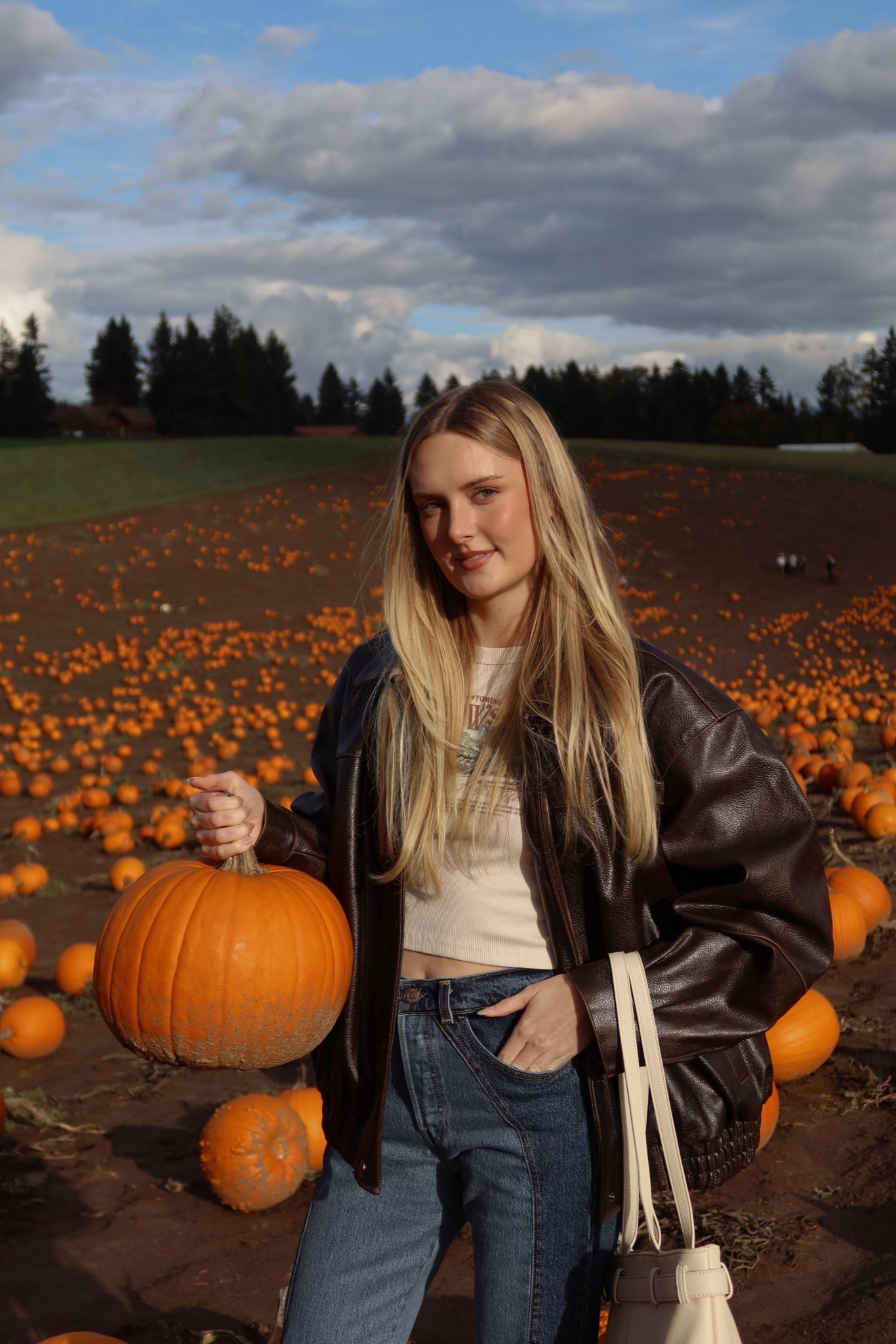 The only linkable item from this outfit is the jacket!! 