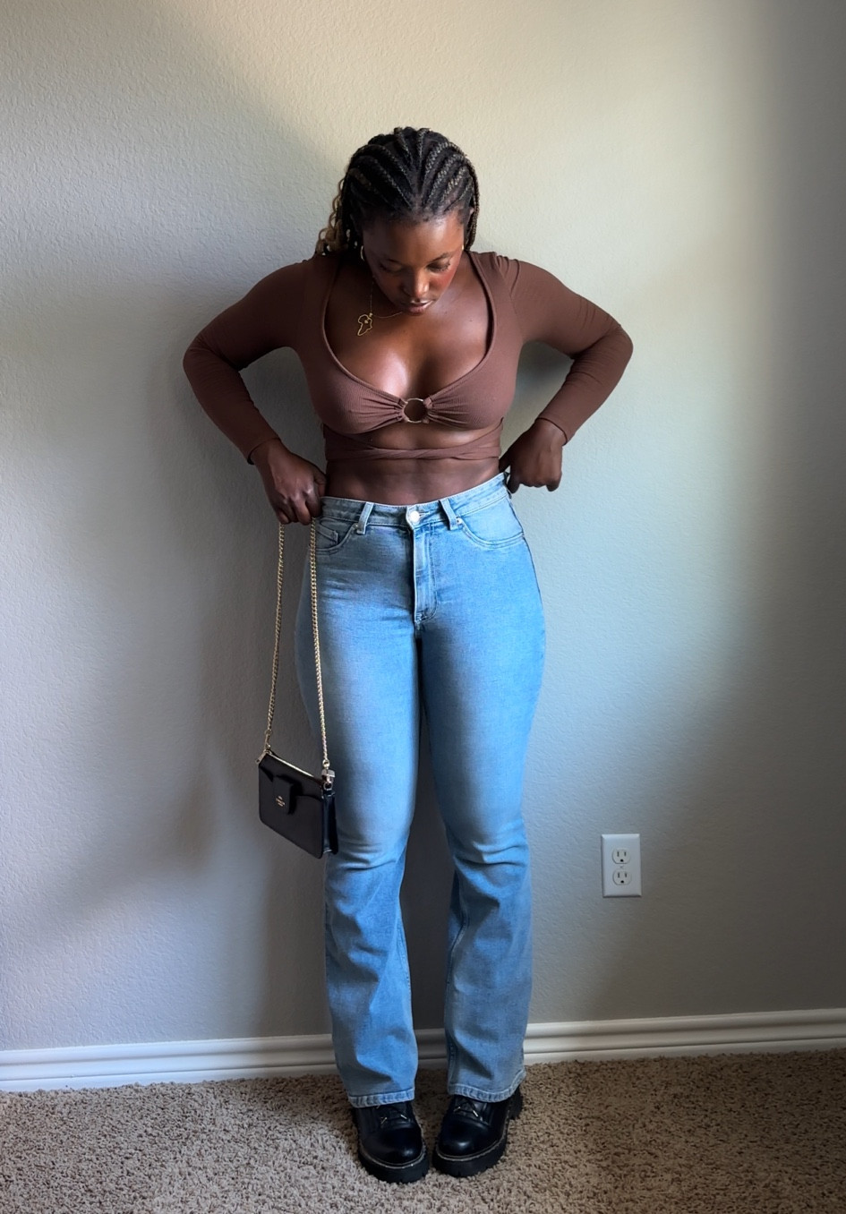 Crop top princess Polly Size S
Jeans for H&M size M 
Bag From coach outlet
Fall 
H&M 
Princess polly 

#LTKxPrime #LTKHalloween #LTKSeasonal