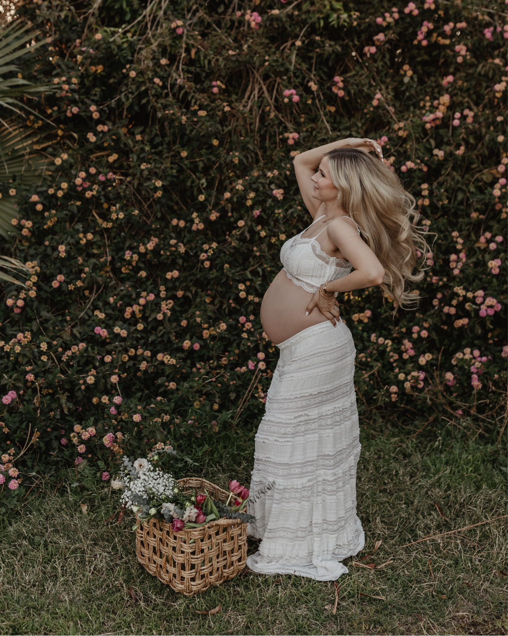 Beautiful white lace two piece set for maternity photos 😍

Maternity Fashion, Spring Style, spring maternity, Summer dress, summer maternity, Off-the-Shoulder Dress Balloon Sleeves, Midi dress, Maternity Photoshoot, Trendy Maternity Dress, Baby Bump Style, Pregnancy Outfit, maternity gown, SHEIN maternity, maternity set


#LTKSeasonal #LTKBump #LTKFindsUnder100