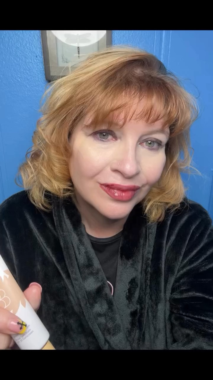 Gifted By @tartecosmetics 

GRWM As I Use The Tarte BB Blur Tinted Moisturizer & The Tarte Glow Wardrobe Eye Cheek Palette.  What gorgeous products!! Don’t you agree?

*pr gifted*

#tartebbcream #fightingmothernature #tarteglow #motd💄 #grwmreels