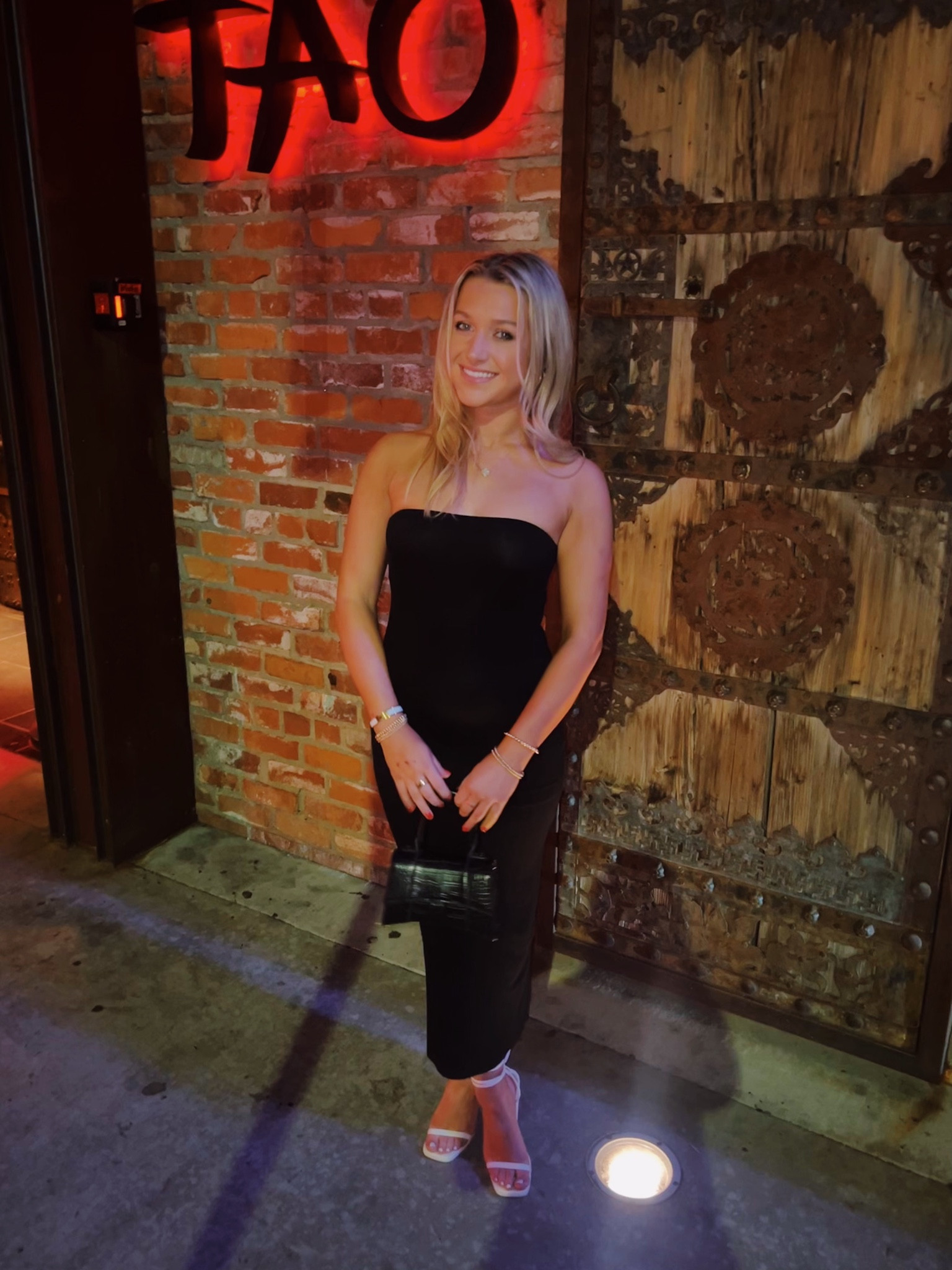 Night out in LA🖤 

#LTKunder100 #LTKfit #LTKshoecrush