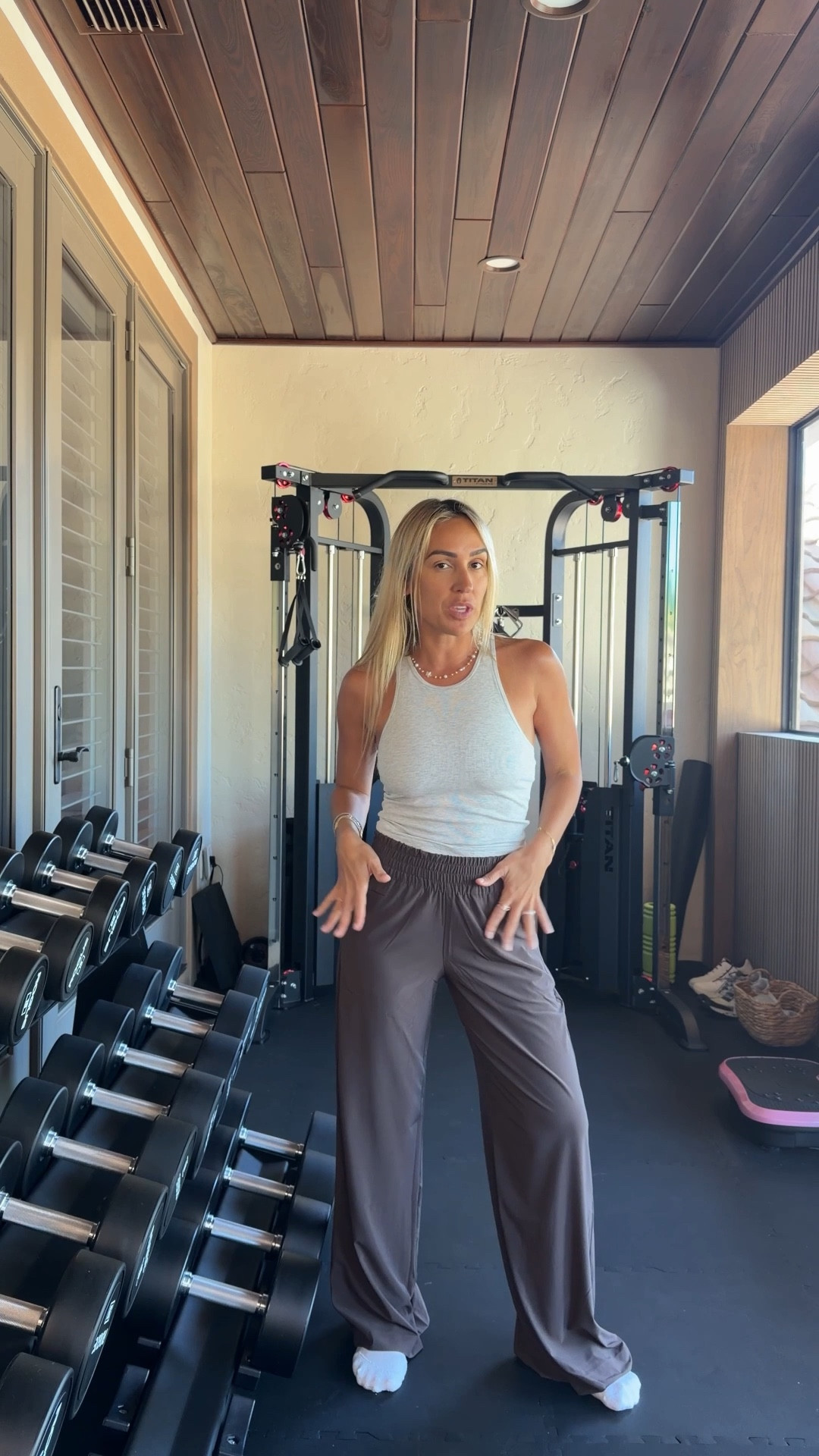 Villa wide leg pant! So cute 