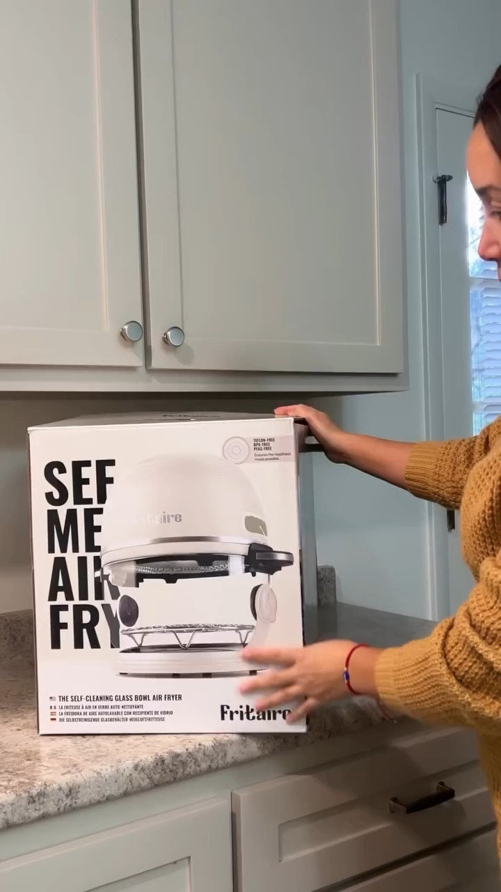 Si buscas comer más saludable sin sacrificar sabor, esta freidora de aire es TODO 🔥 @fritaire 

Es non-toxic, no libera químicos y cocina súper rápido con poquito o nada de aceite. Crujiente por fuera, jugoso por dentro y sin culpas.🍟
Desde que la tengo, la uso todos los días 😁 

#fritaire #airfryer #nontoxiclifestyle #nontoxic #kitchen
