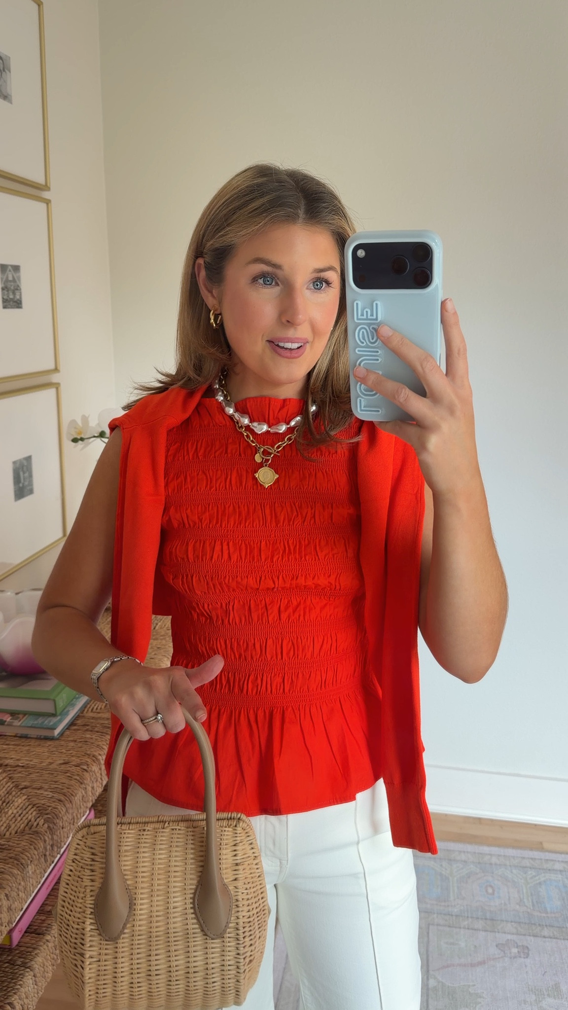 Summer outfit idea! Wearing an XS in top and 26 in jeans