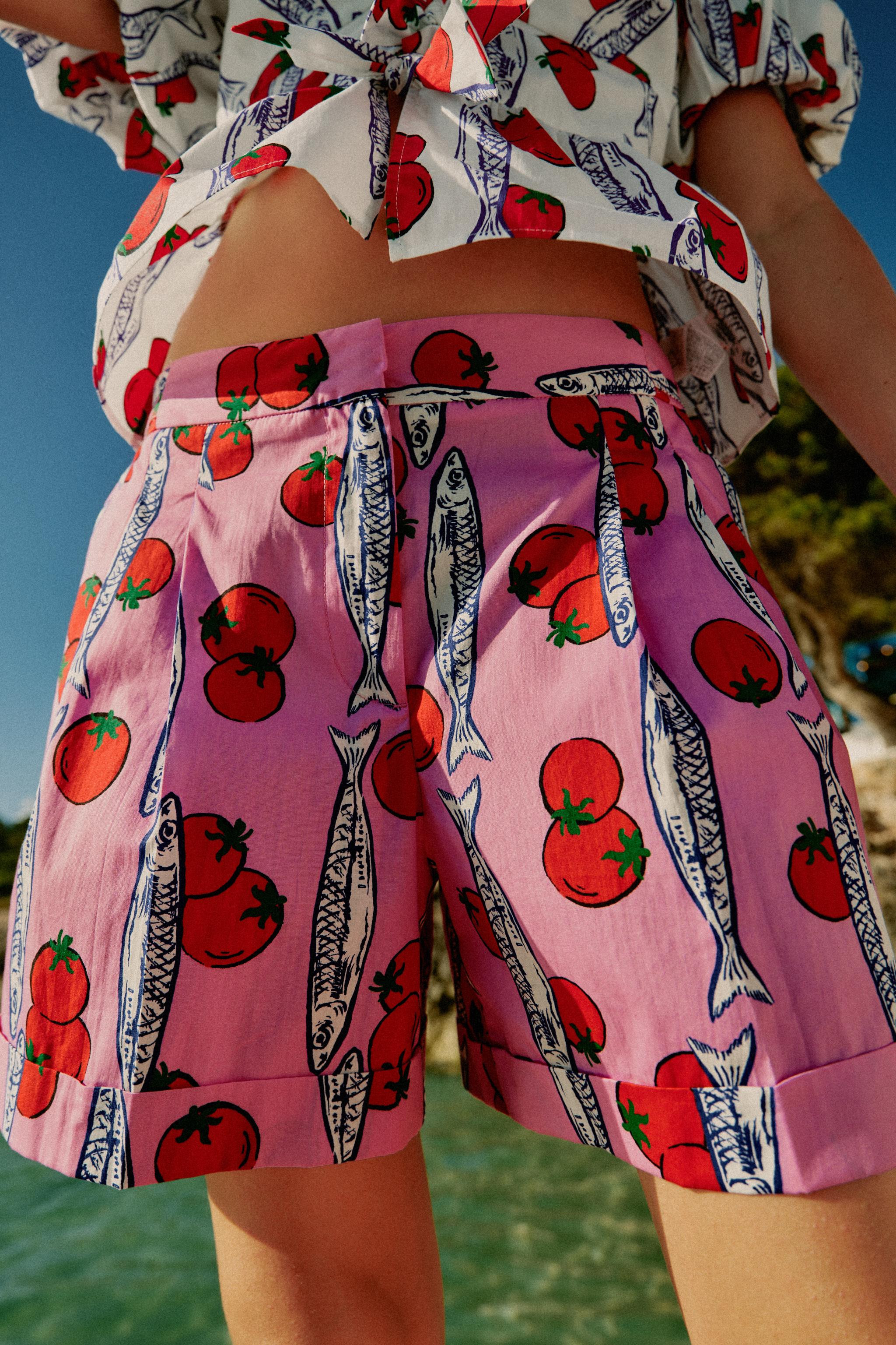 PRINTED PLEATED SHORTS | Zara US