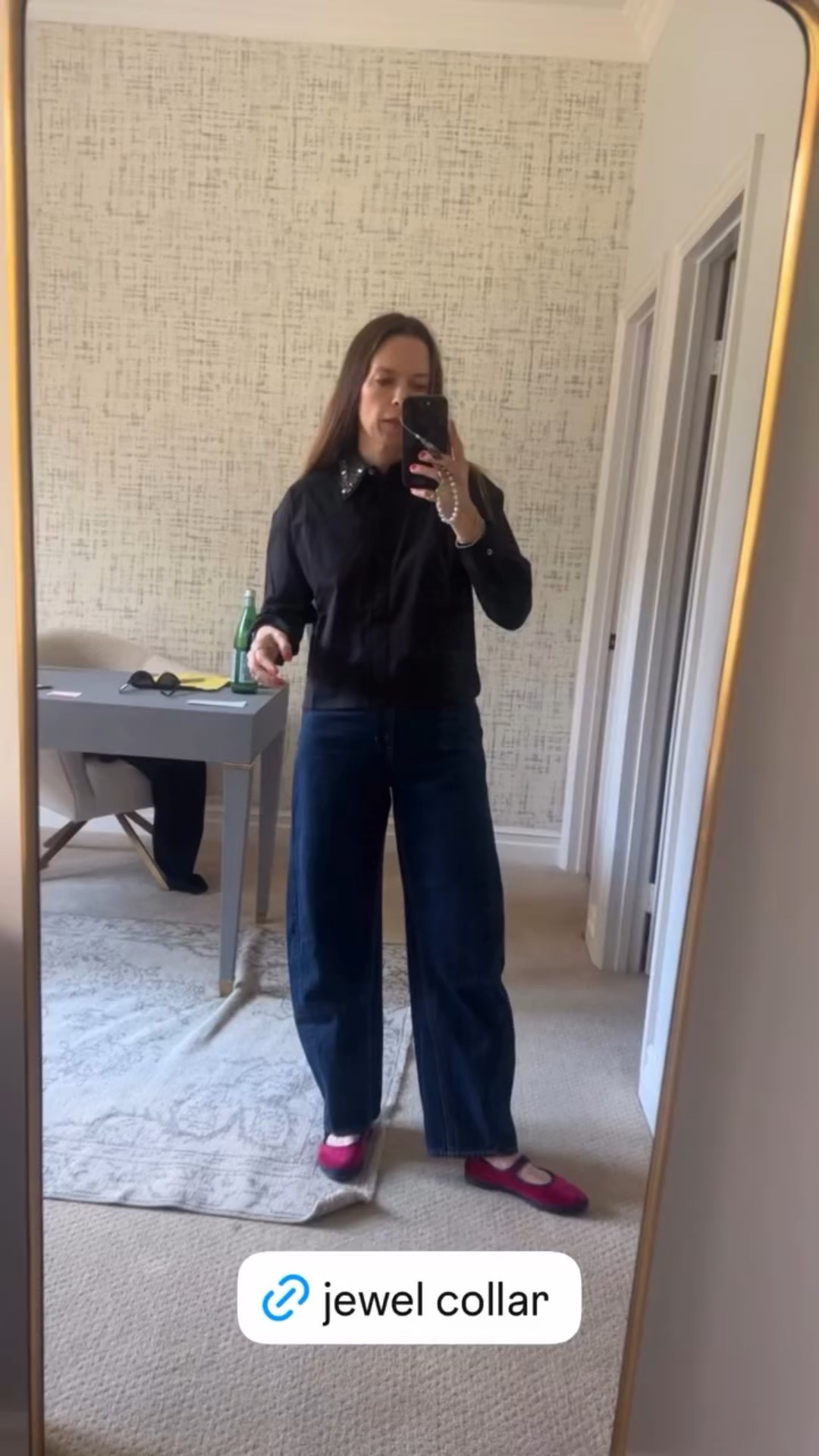 Cropped button down, black button down, jewel collar, going out Topp, over 40 style, over 40 style inspiration, over 40 outfit

#LTKWorkwear #LTKOver40 #LTKTravel