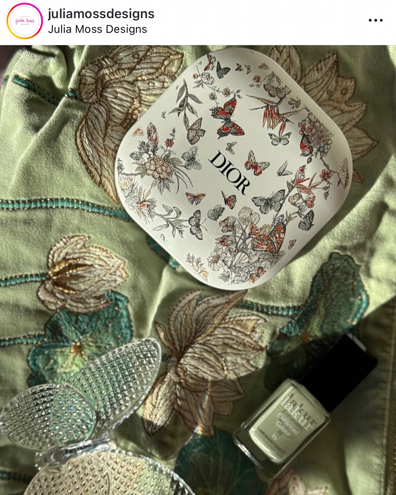 Floral Garden 🪴 Designer Style 

I found these SUPER cute compact LED mirrors at a local shop while doing a little gift shopping, and just had to share with SOMEONE.

Continuing the search, I found a few other affordable ‘feminine-style’ travel makeup mirrors — See attached link ✨


Looking for that exact ‘Paris’ Butterfly Design? For similar Dior, Chanel, & other ‘Designer-style’ editions, visit @juliamossdesigns to shop the site! Or DM me for a direct link ;-)










#dior #chanel #designer #florals #summeraccessories #trending #viral #instagram #tiktok #ltk #pinterest #mirror #makeuplight #makeupmirror #LEDmirror #minimirror #compactmirror #travelaccessories 

#LTKBeauty #LTKSummerEdit #LTKFindsUnder50