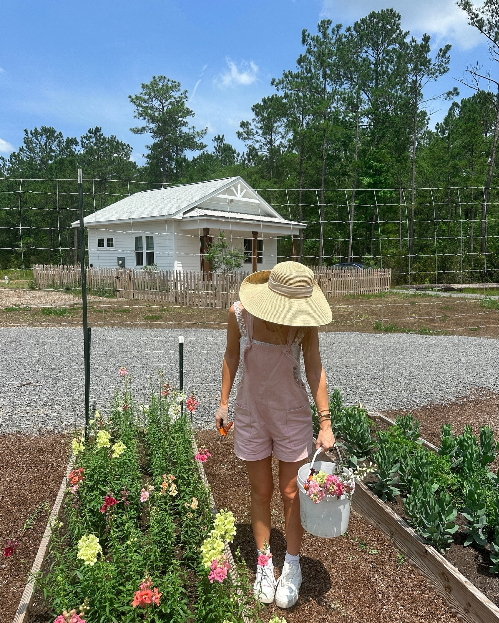 perfect hat for being in the garden 🪴 