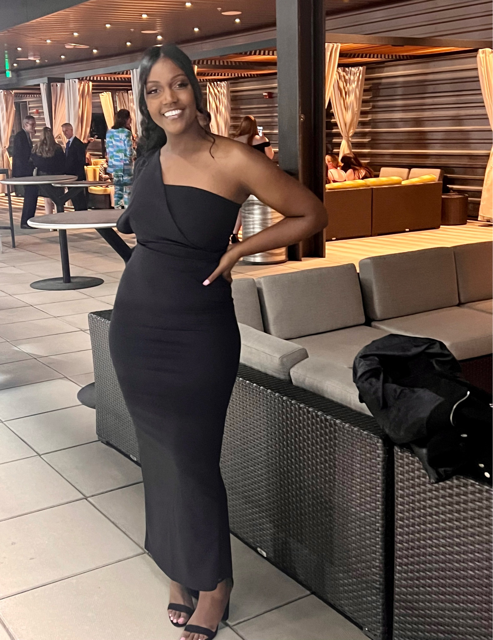 Black dress for the win again ! 

#LTKunder50 #LTKbeauty #LTKcurves
