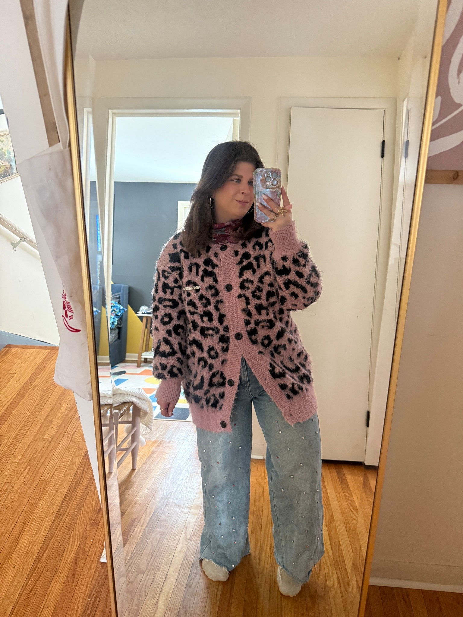 Leopard print cardigan & rhinestone jeans!



#LTKPetite #LTKValentine #LTKootd