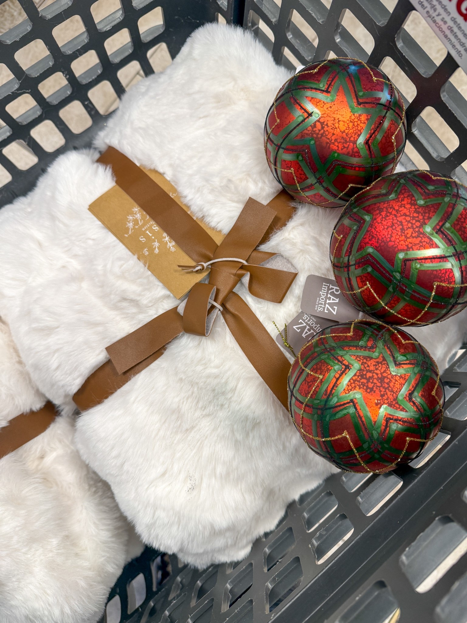 I’ve been on the hunt for plaid ornaments and these are perfect. ❤️

#LTKHome #LTKFindsUnder50 #LTKHoliday