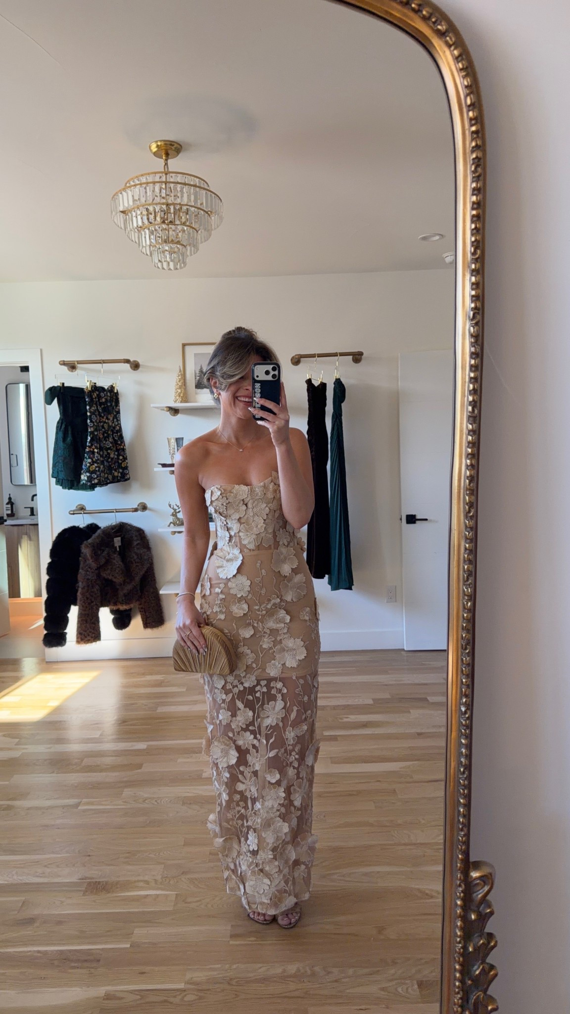 Gold floral strapless formal event or wedding guest dress

Electric picks code: emerson20

I sized down one size 

Wedding guest
Formal event
Black tie
Floral
Lace
Sheer
Holiday event
Special occasion 

#LTKWedding #LTKSeasonal #LTKHoliday