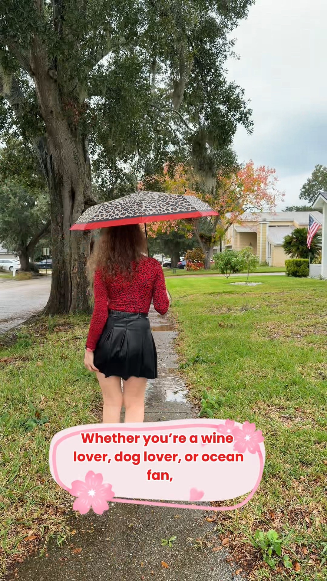 ☂️ Loving my new Bottle Umbrella! Super cute, fully waterproof, and no more drippy bags or cars. Perfect for rainy days or sunny walks with UV protection. Compact, stylish, and fun — a must-have accessory! 💧✨