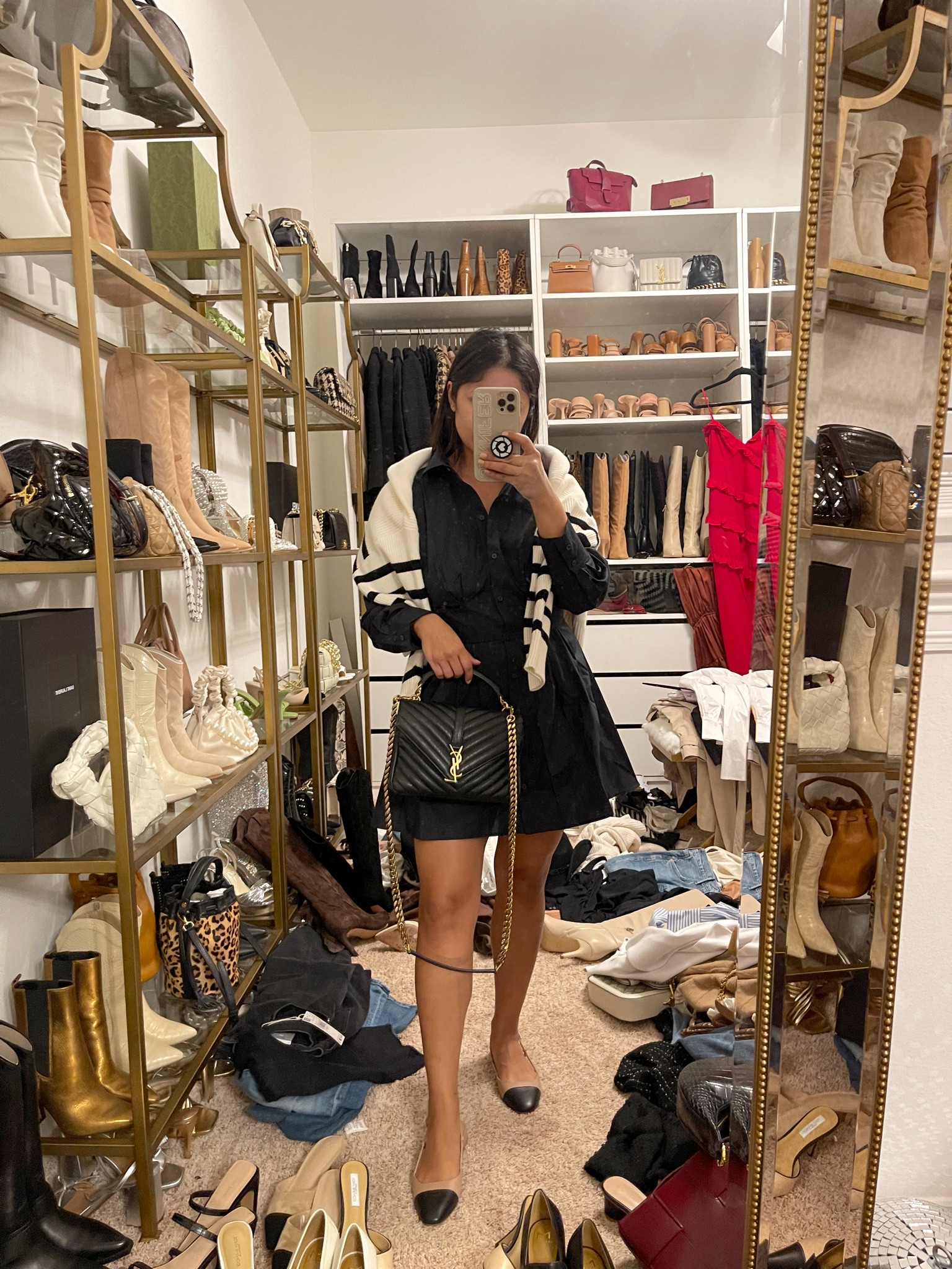 How cute is this mini shirt dress?! Comes in a petite length! No stretch so size up!
…
#lbd #abercrombie #blackdress #chanelinapired

#LTKshoecrush #LTKfindsunder100 #LTKCon