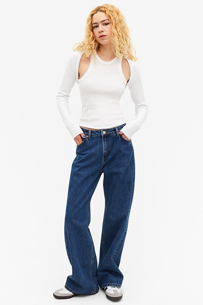 Naoki low waist classic blue loose jeans
                  			
				€ 49,99 | Monki (DE)