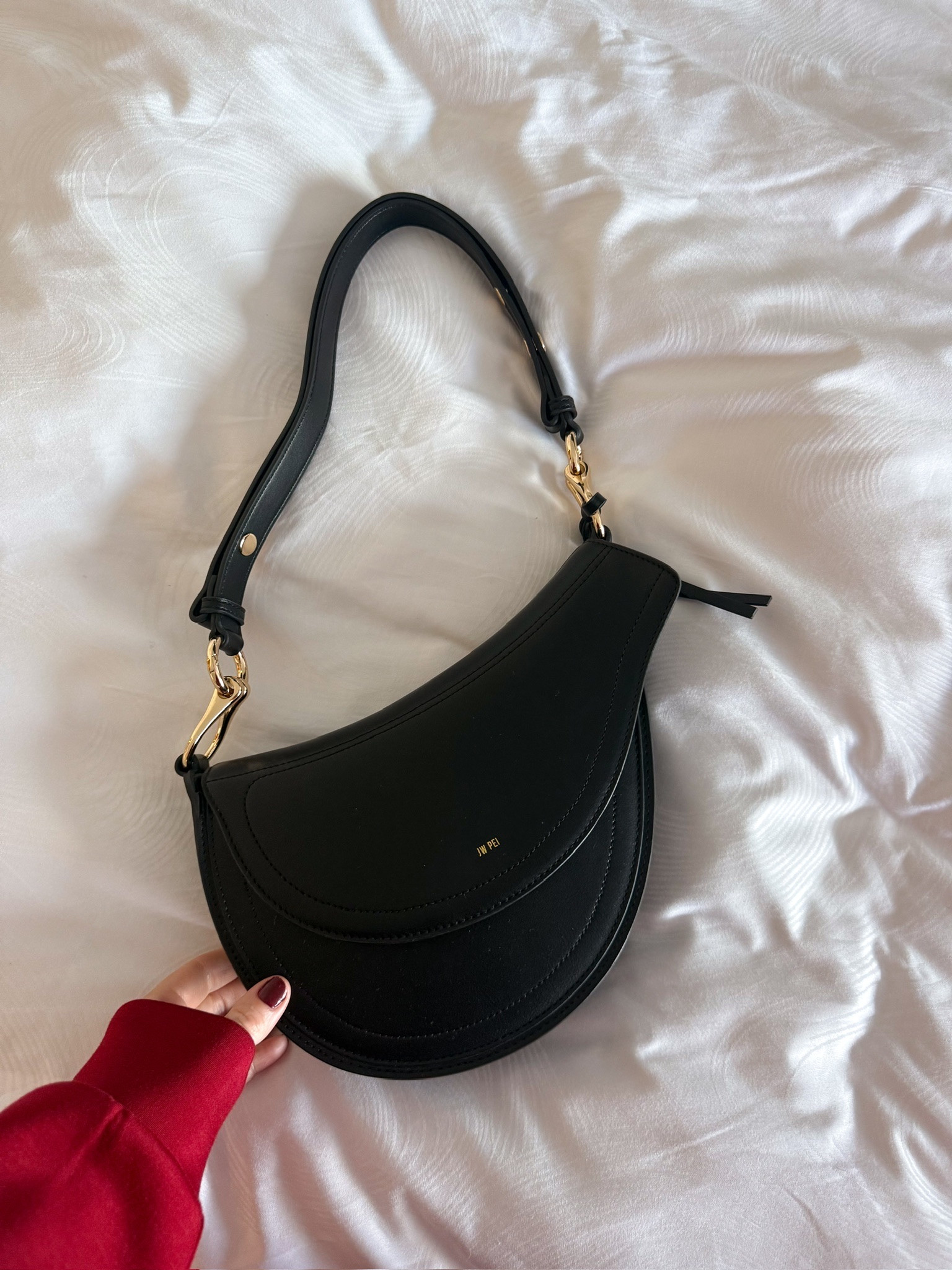 My favorite luxury look for less purse is on sale for 15% off!!! Would be a great gift 😍

#LTKSaleAlert #LTKFindsUnder100 #LTKHoliday