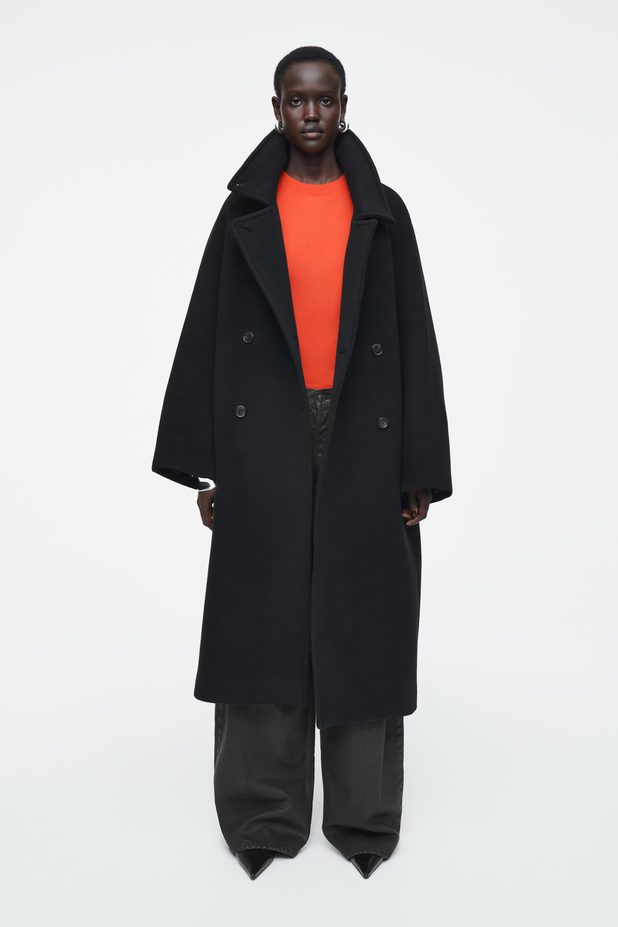 CLEAN CUT REGULAR LONG-SLEEVED T-SHIRT - BRIGHT RED | COS (AU)