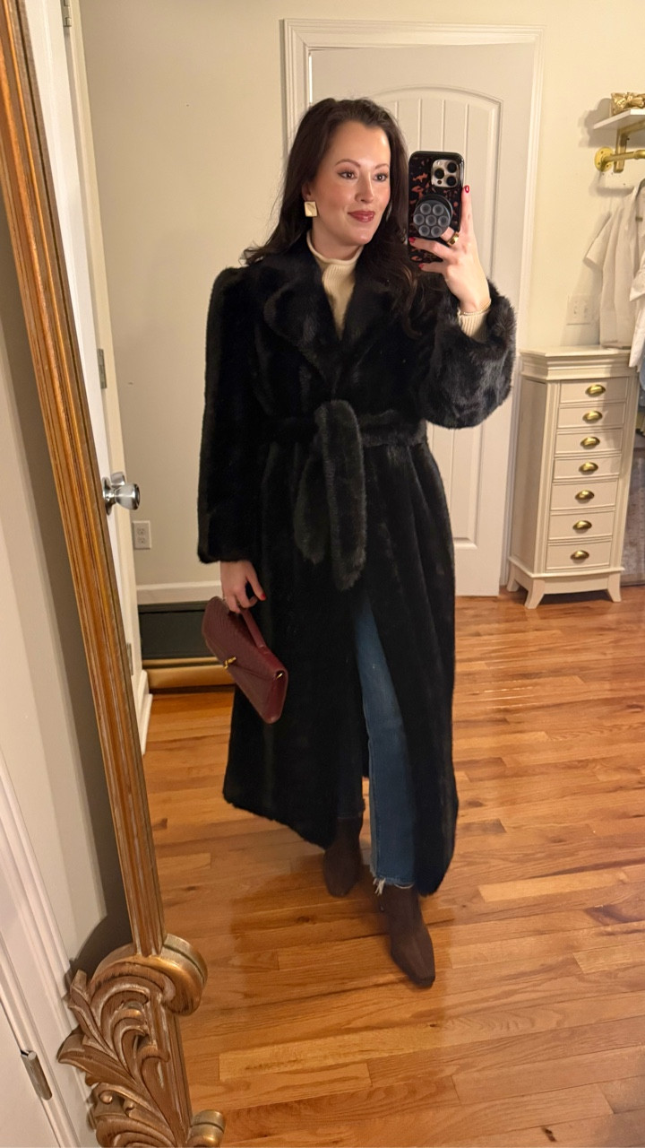 Winter date night outfit 
Brown Faux fur coat tuckernuck (M)
Ivory cableknit sweater (S)

#LTKgrwm #LTKootd #LTKHoliday