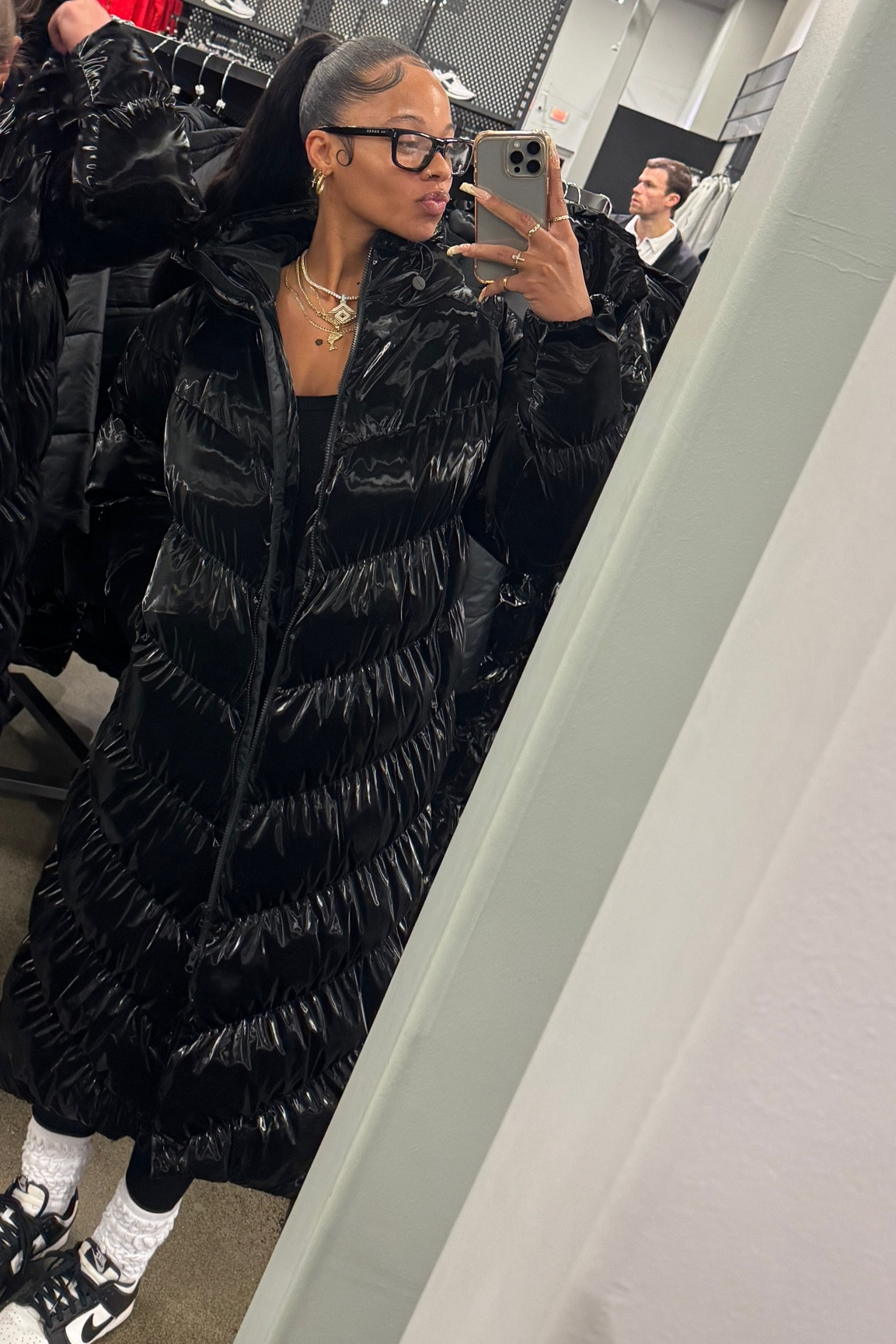 Obsessed with this puffer!! 🖤 it’s 25% off with code “ MOMENT “ 🫂

#LTKActive #LTKHoliday #LTKGiftGuide