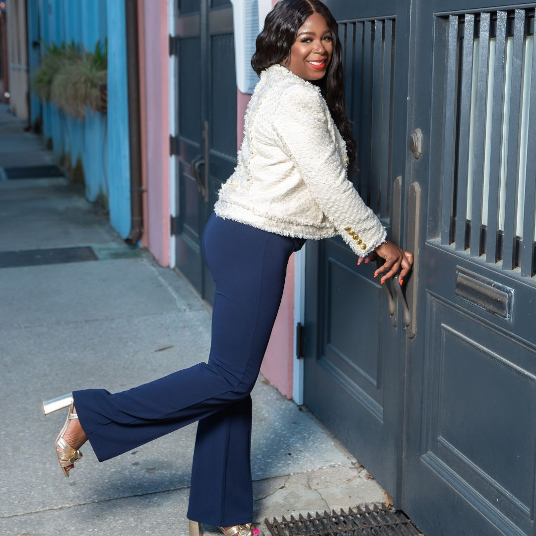 Navy blue with cream white never gets old!  

 #LTKSeasonal #LTKOver40 #LTKStyleTip