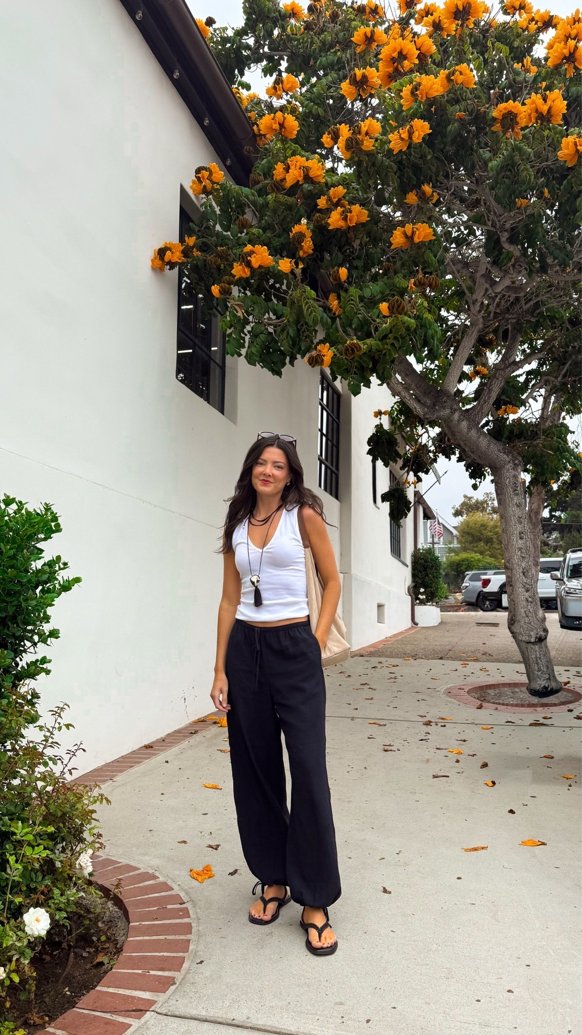 I am 5’7 wearing XS regular in the pants and small in the tank top!